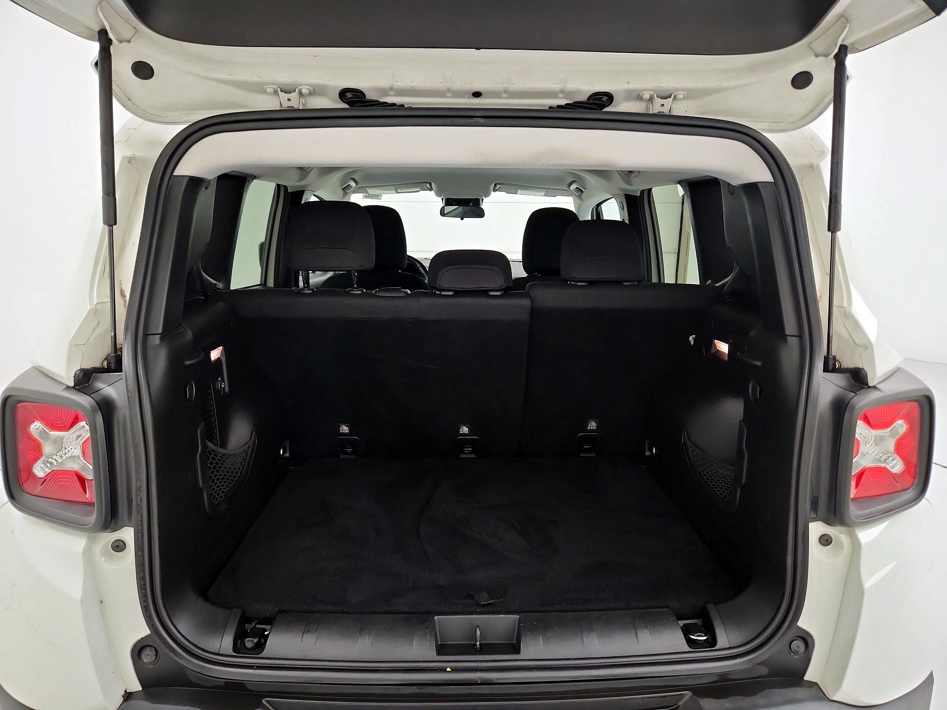 Thumbnail: 2016 Jeep Renegade - 20