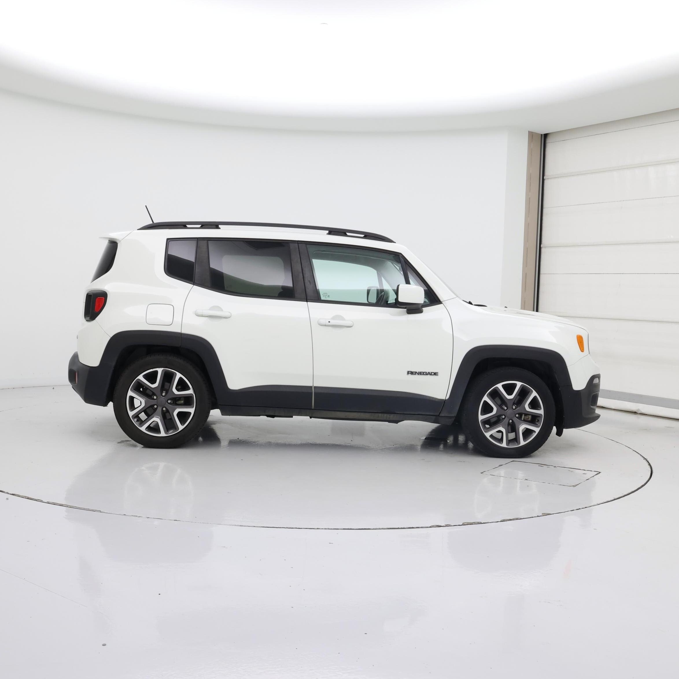 Thumbnail: 2016 Jeep Renegade - 7