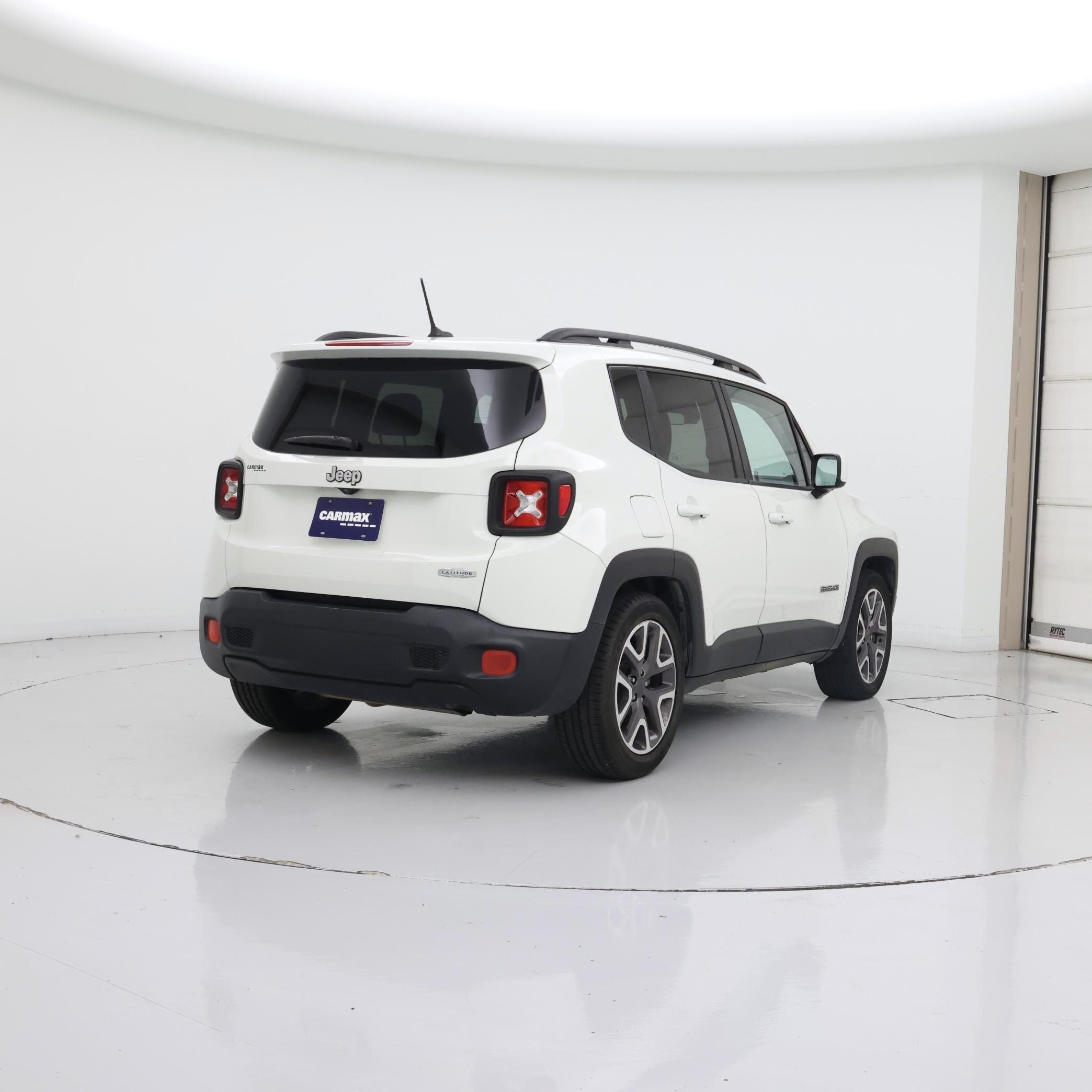 Thumbnail: 2016 Jeep Renegade - 8