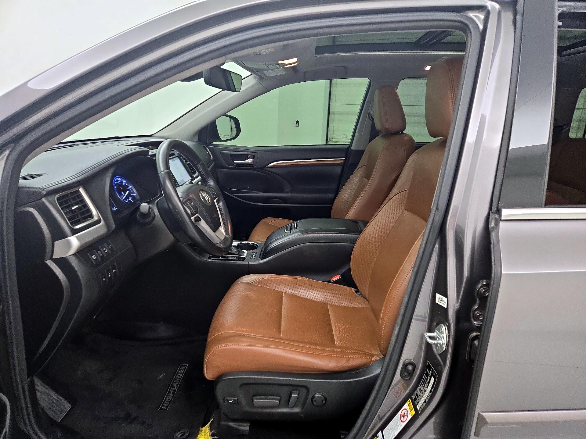 Thumbnail: 2018 Toyota Highlander - 11