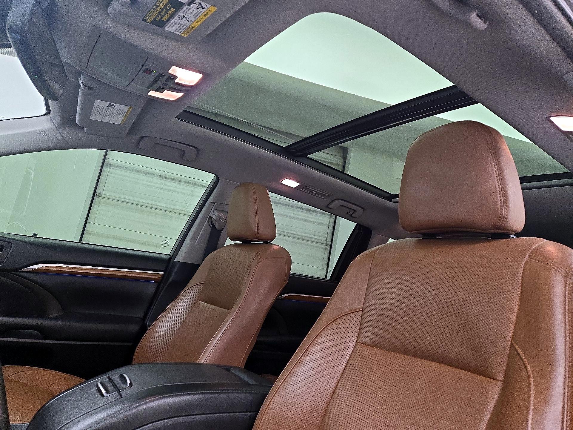 Thumbnail: 2018 Toyota Highlander - 20