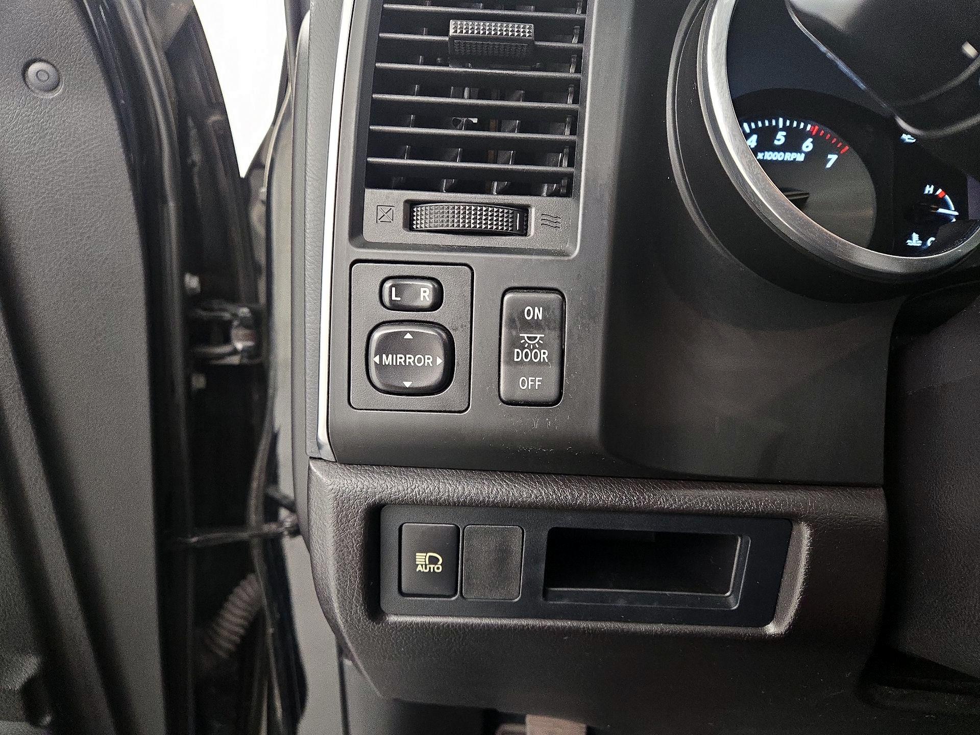 Thumbnail: 2018 Toyota Sequoia - 13