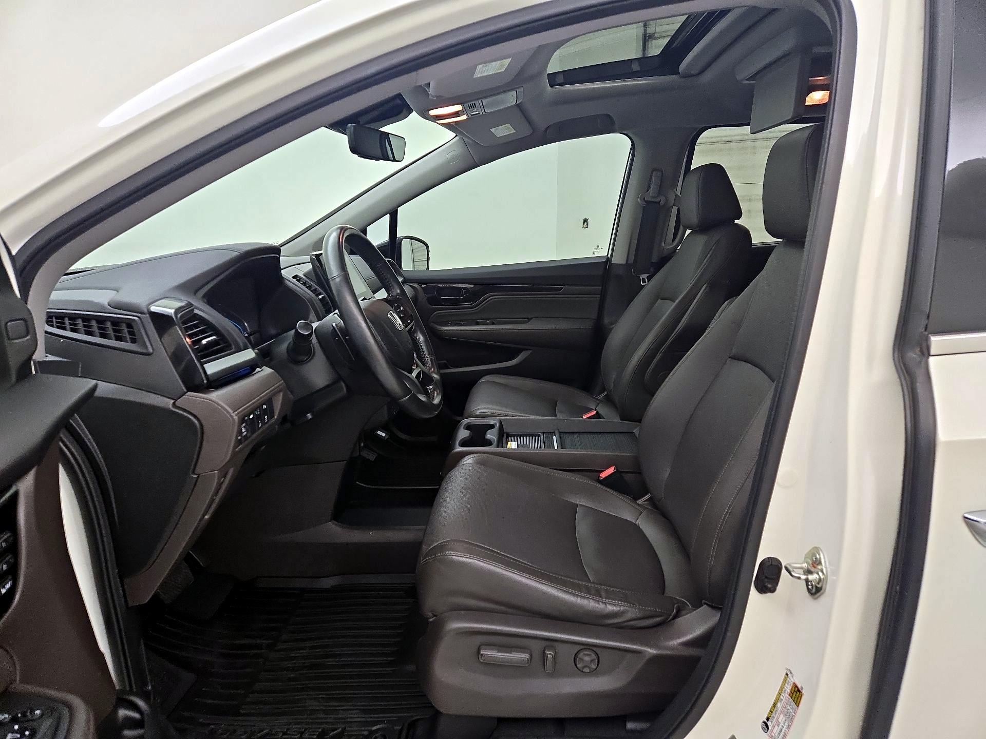 Thumbnail: 2018 Honda Odyssey - 11
