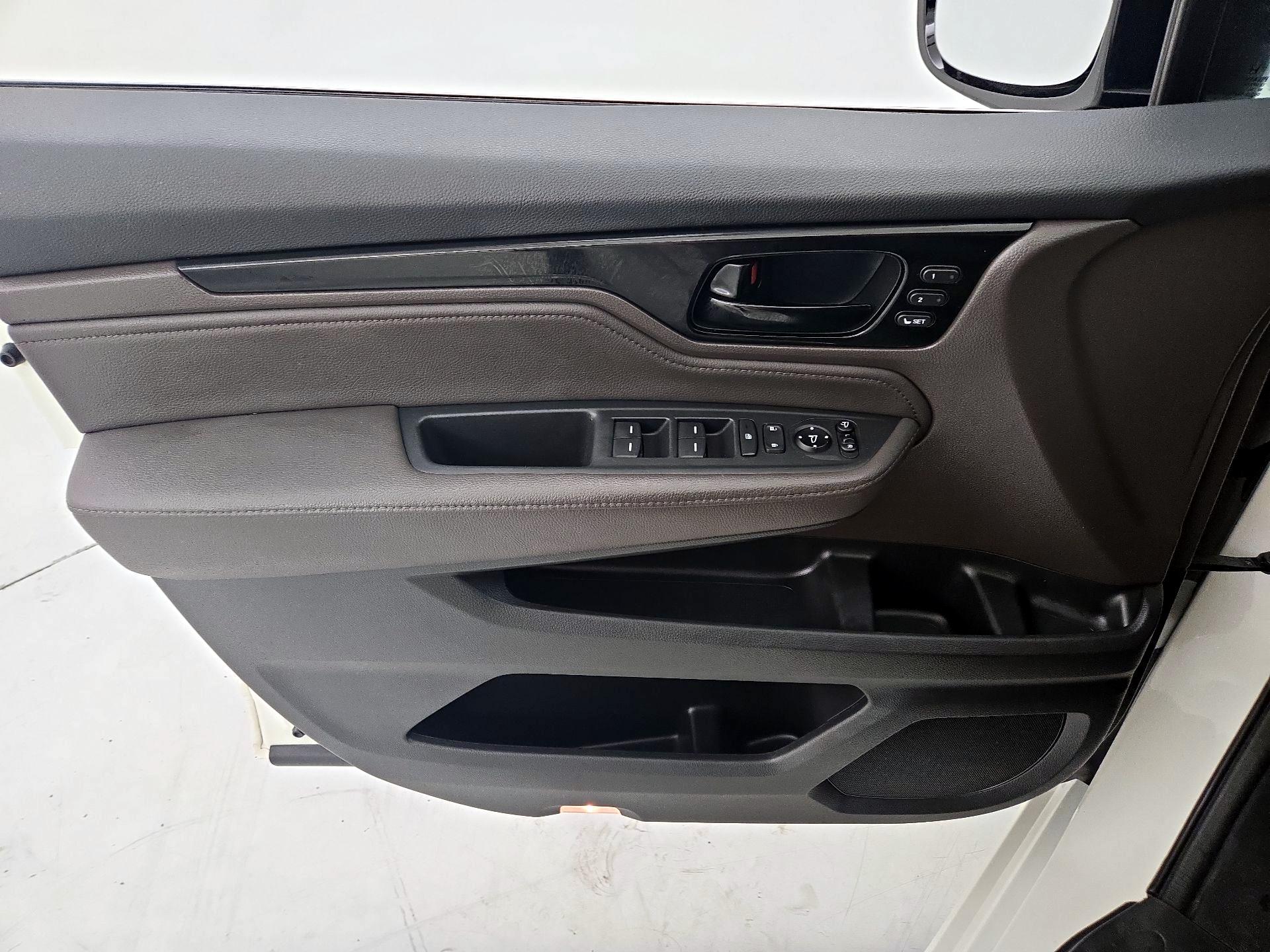 Thumbnail: 2018 Honda Odyssey - 12