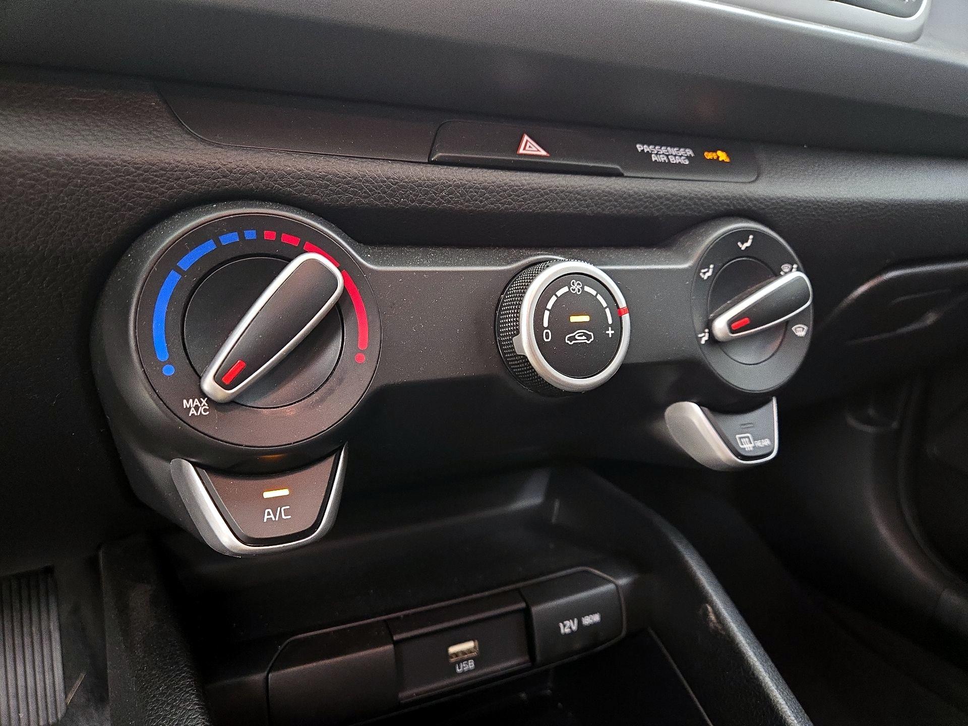 Thumbnail: 2023 Kia Rio - 16