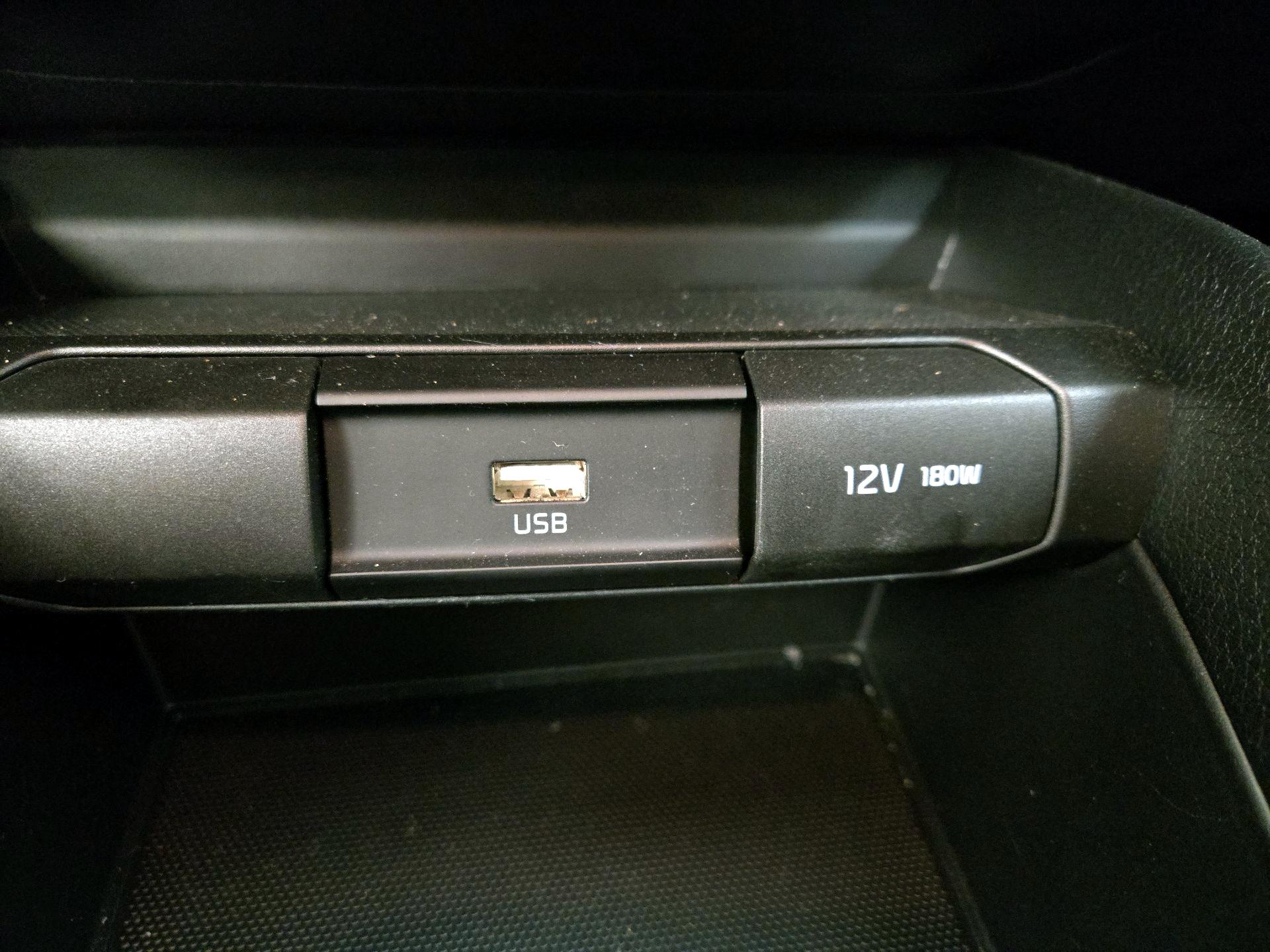 Thumbnail: 2023 Kia Rio - 18