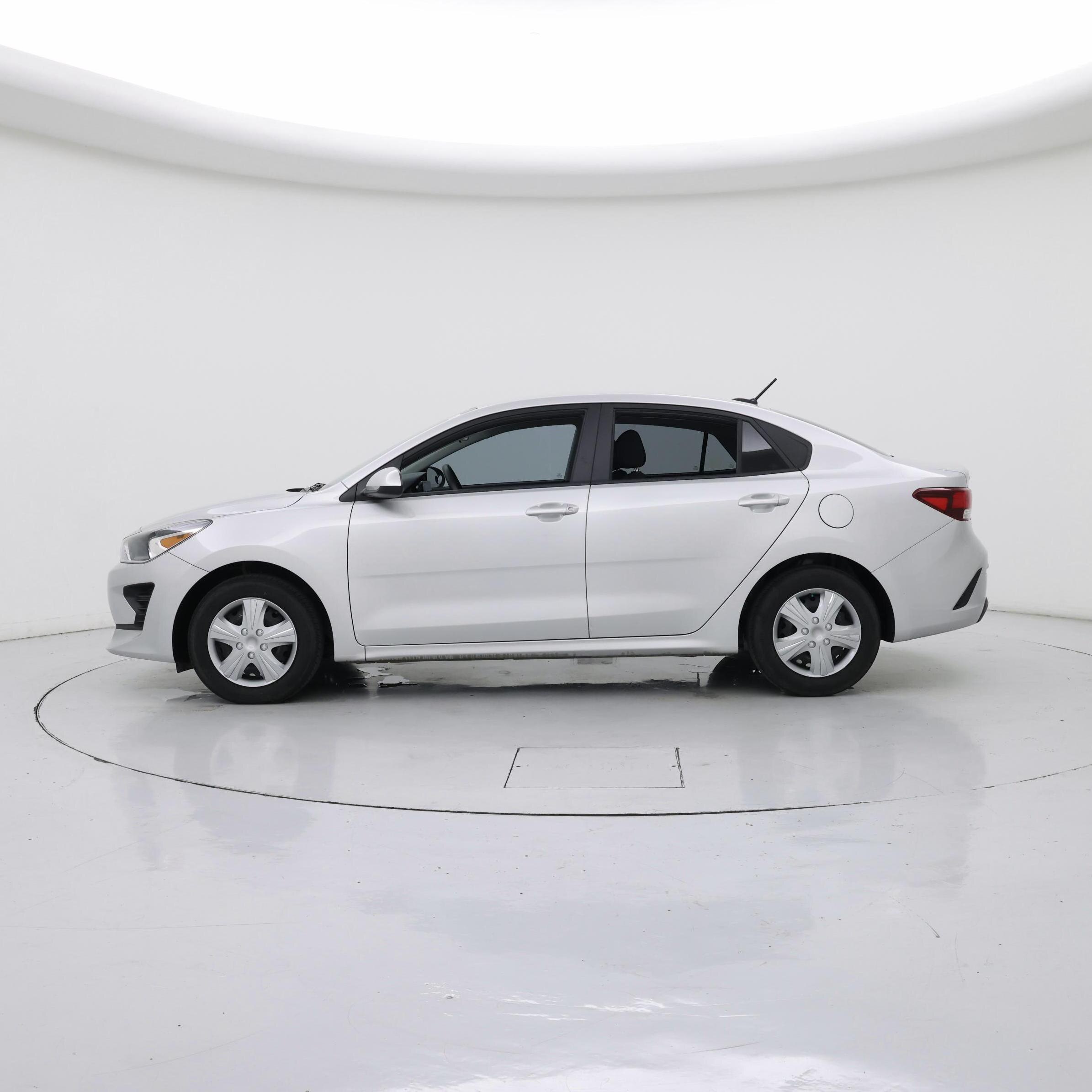 Thumbnail: 2023 Kia Rio - 3