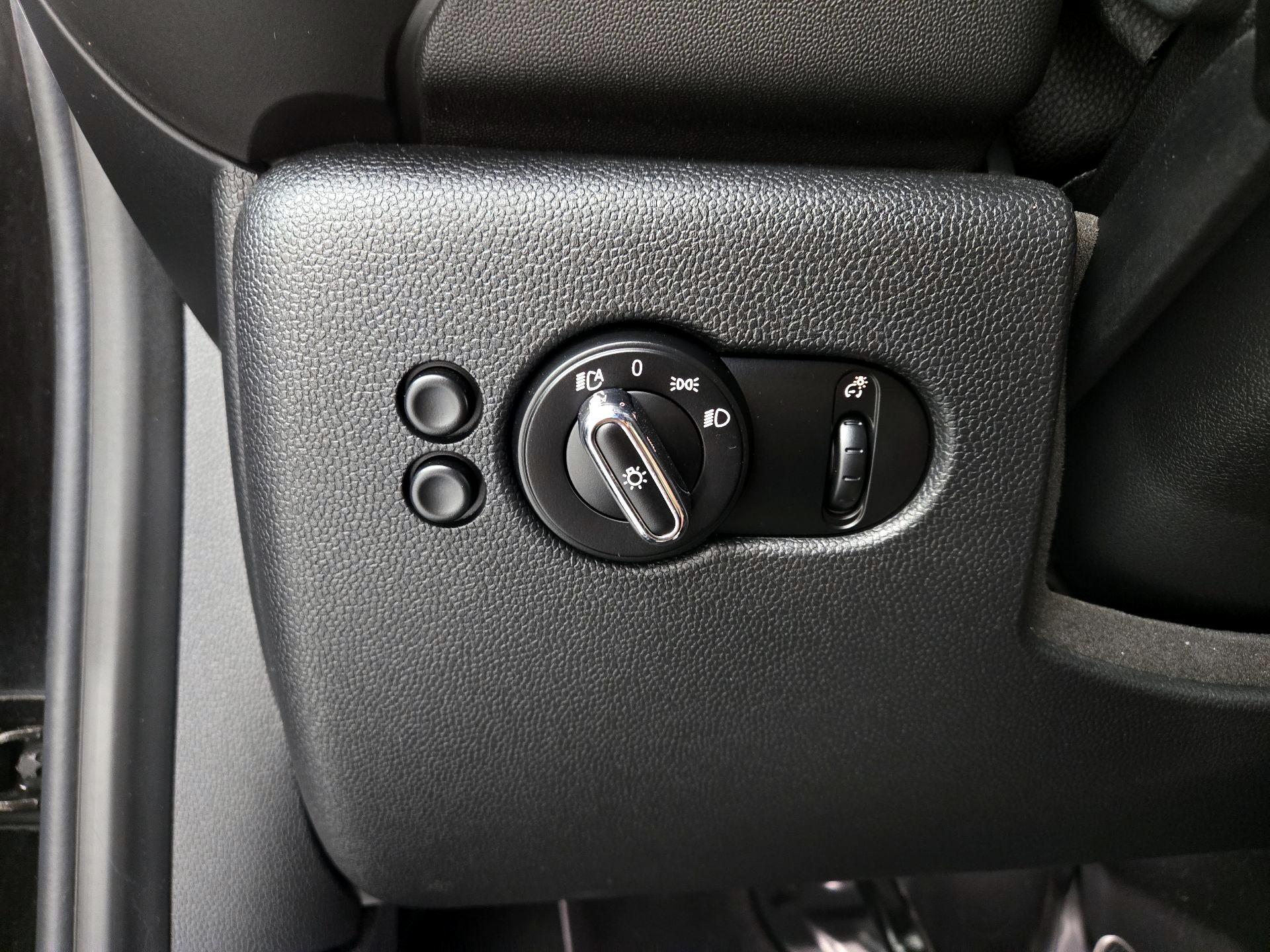 Thumbnail: 2021 MINI Cooper Hardtop - 13