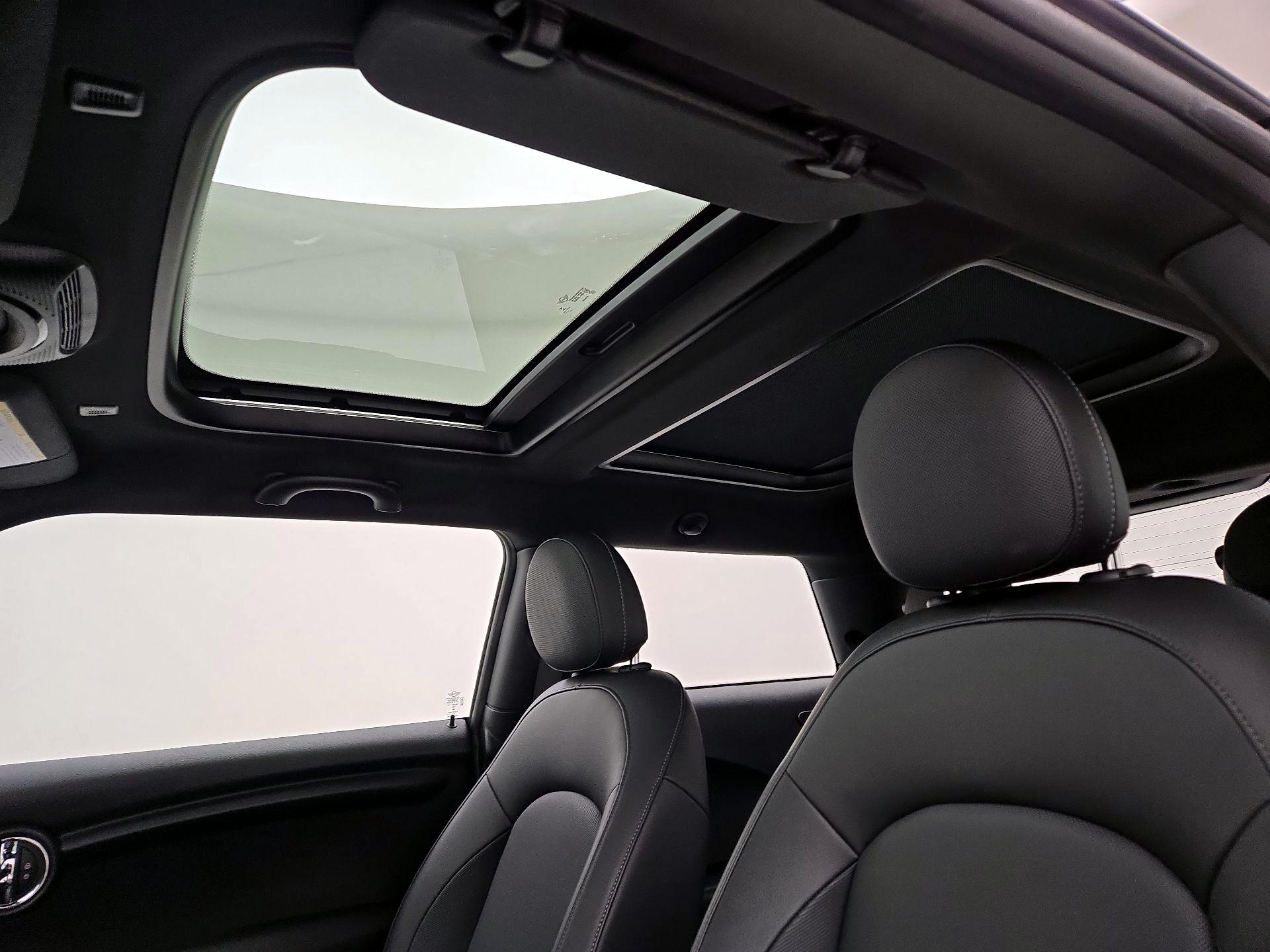 Thumbnail: 2021 MINI Cooper Hardtop - 19