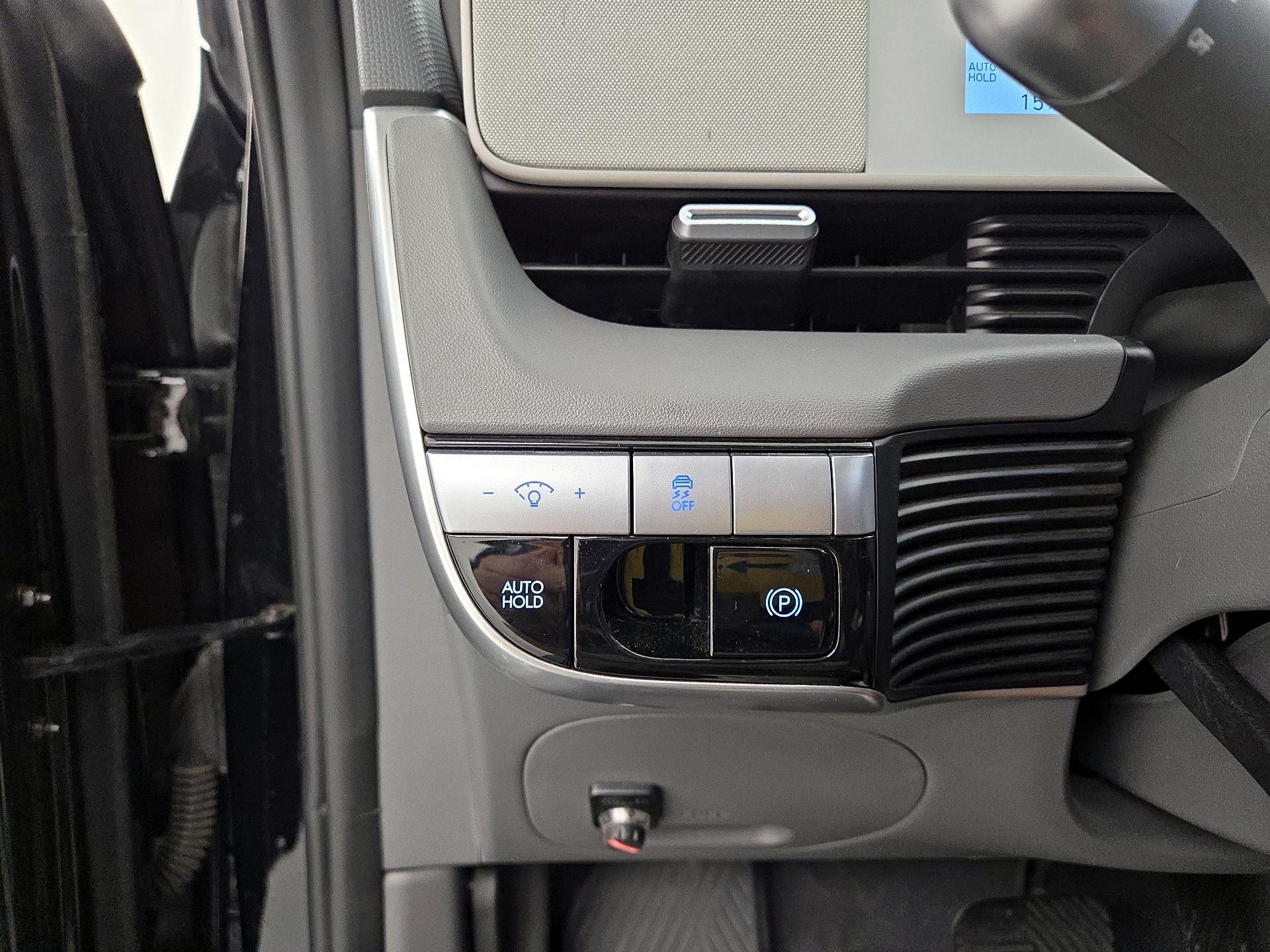 Thumbnail: 2023 Hyundai Ioniq 5 - 13