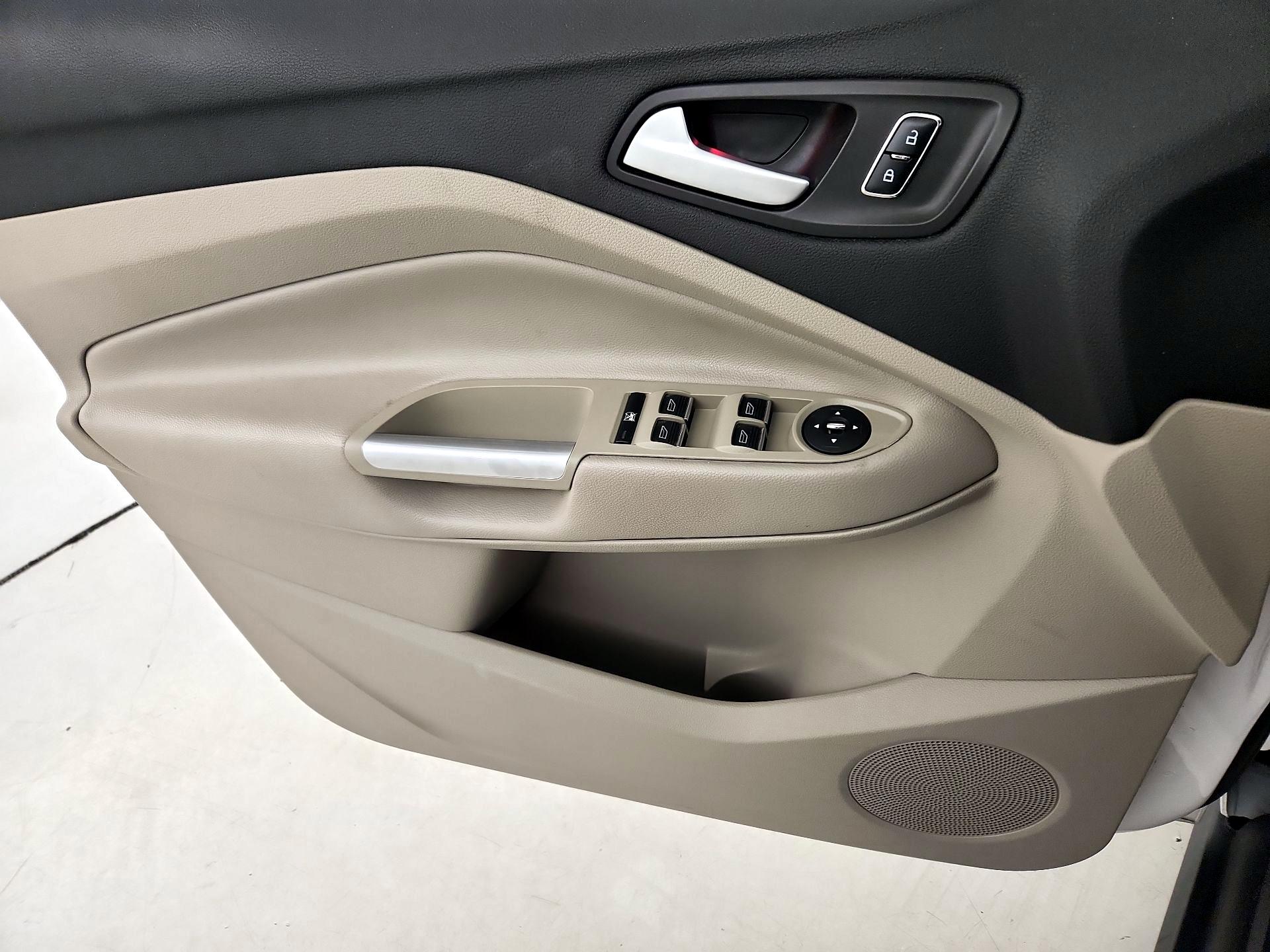 Thumbnail: 2016 Ford C-Max - 12