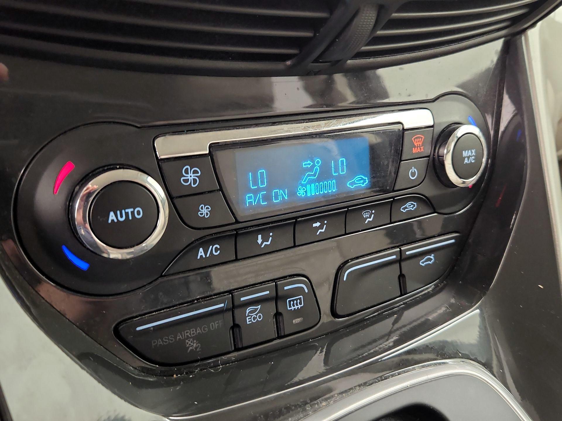 Thumbnail: 2016 Ford C-Max - 17