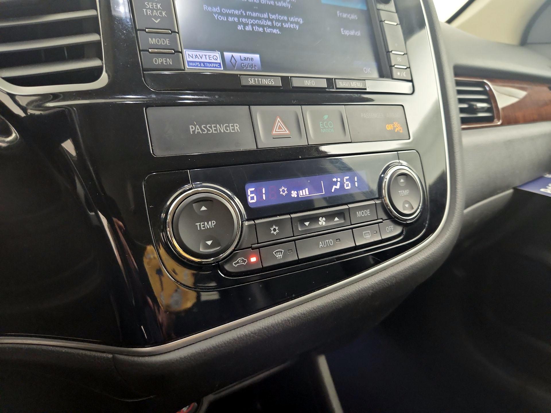 Thumbnail: 2014 Mitsubishi Outlander - 17