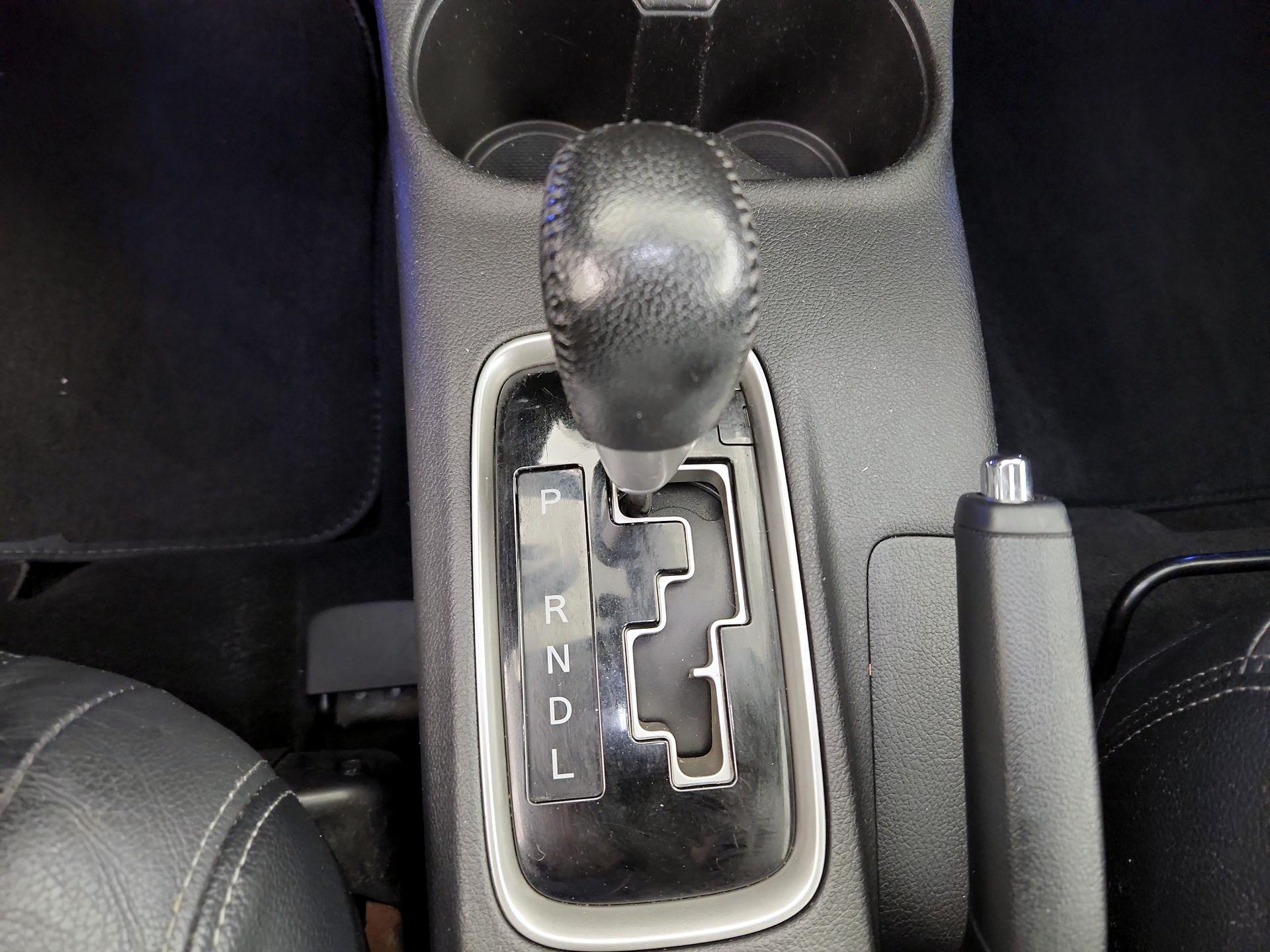 Thumbnail: 2014 Mitsubishi Outlander - 18