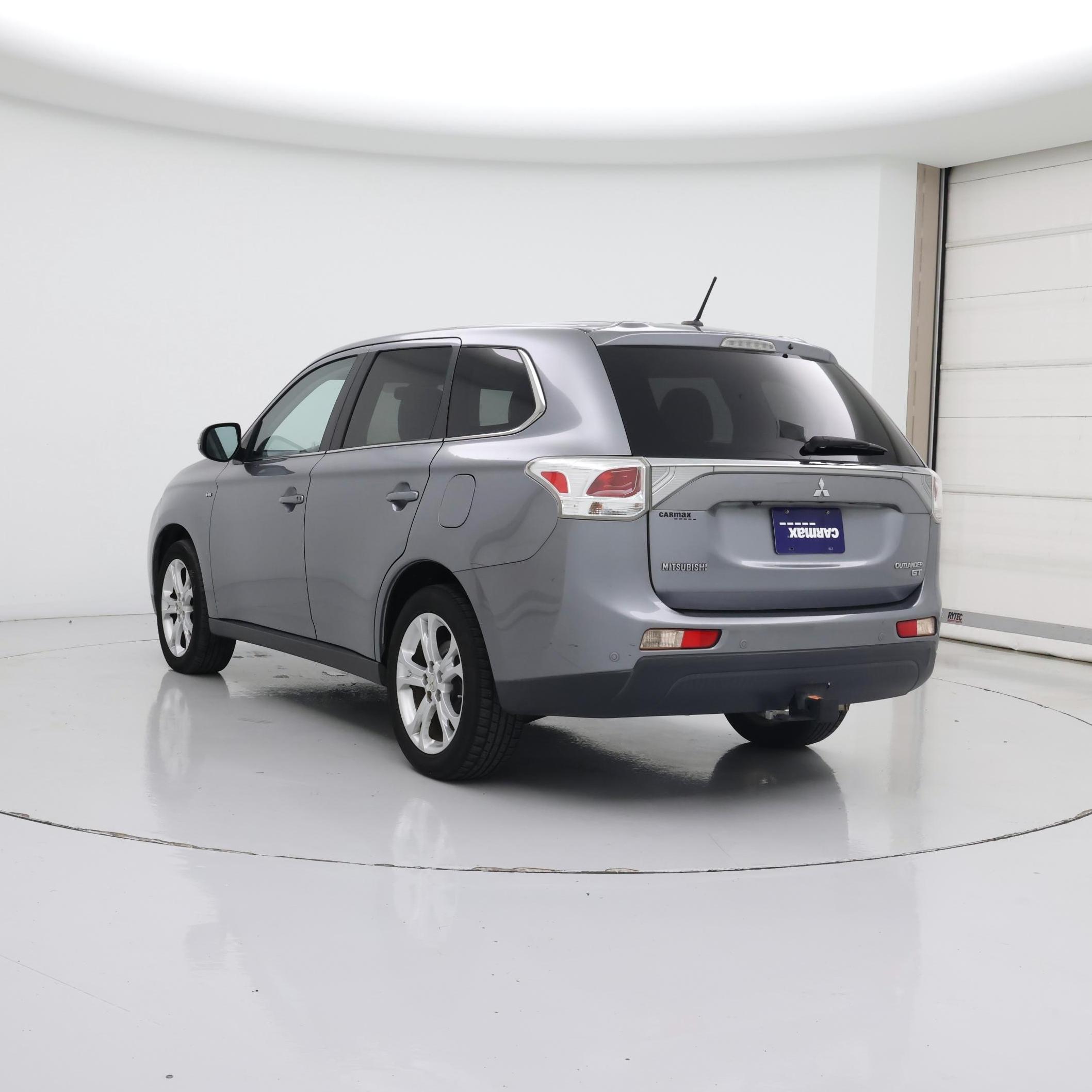 Thumbnail: 2014 Mitsubishi Outlander - 2