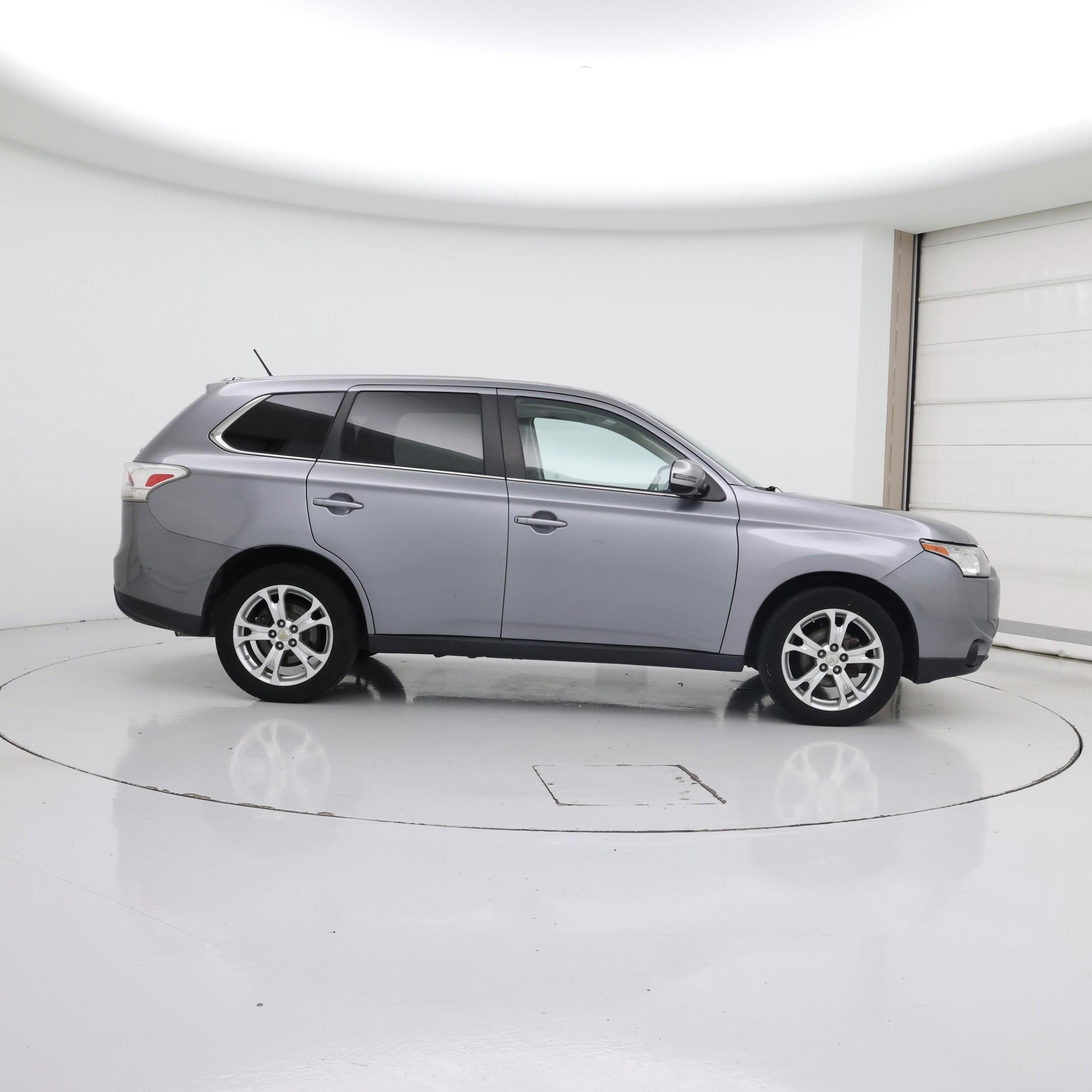 Thumbnail: 2014 Mitsubishi Outlander - 7