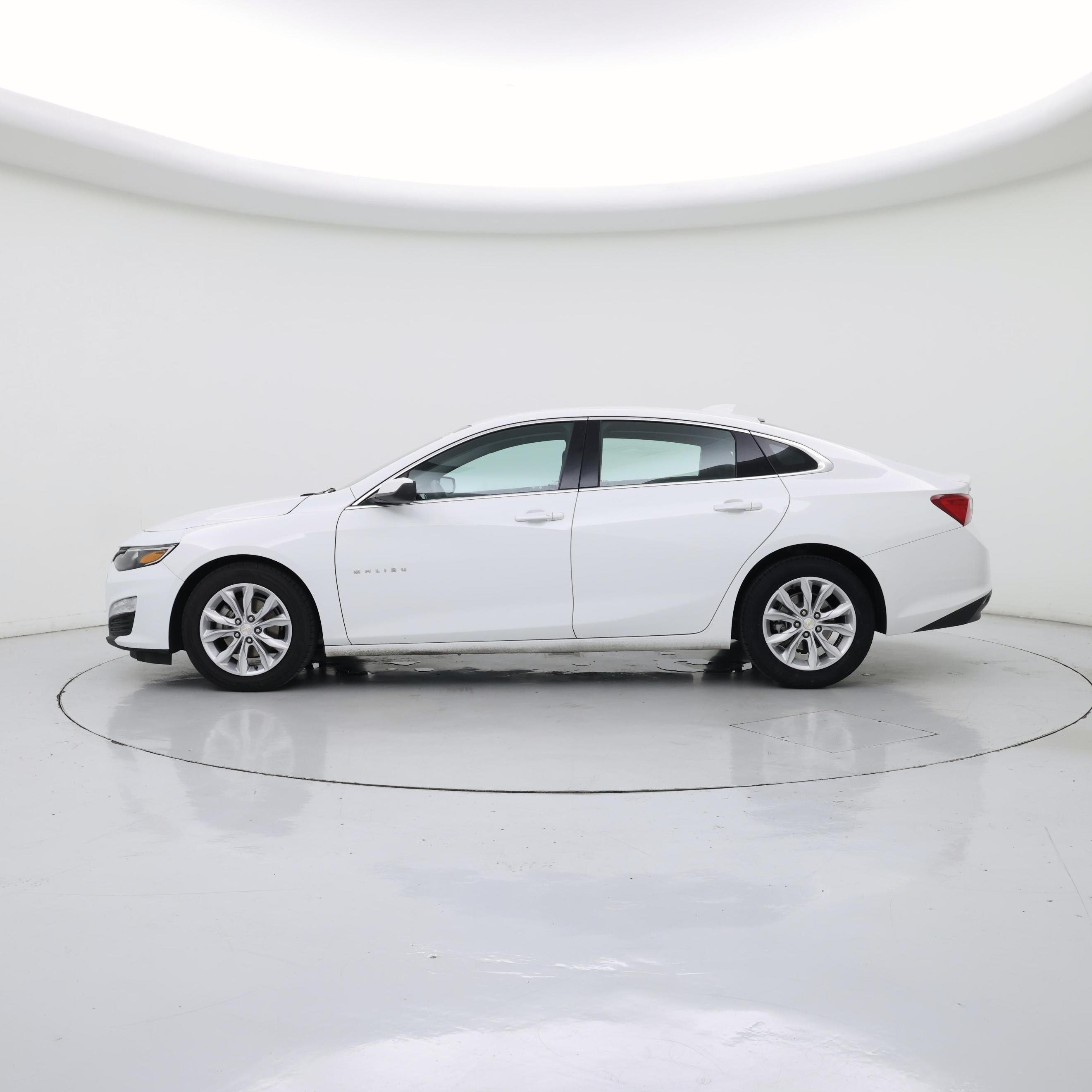Thumbnail: 2023 Chevrolet Malibu - 3