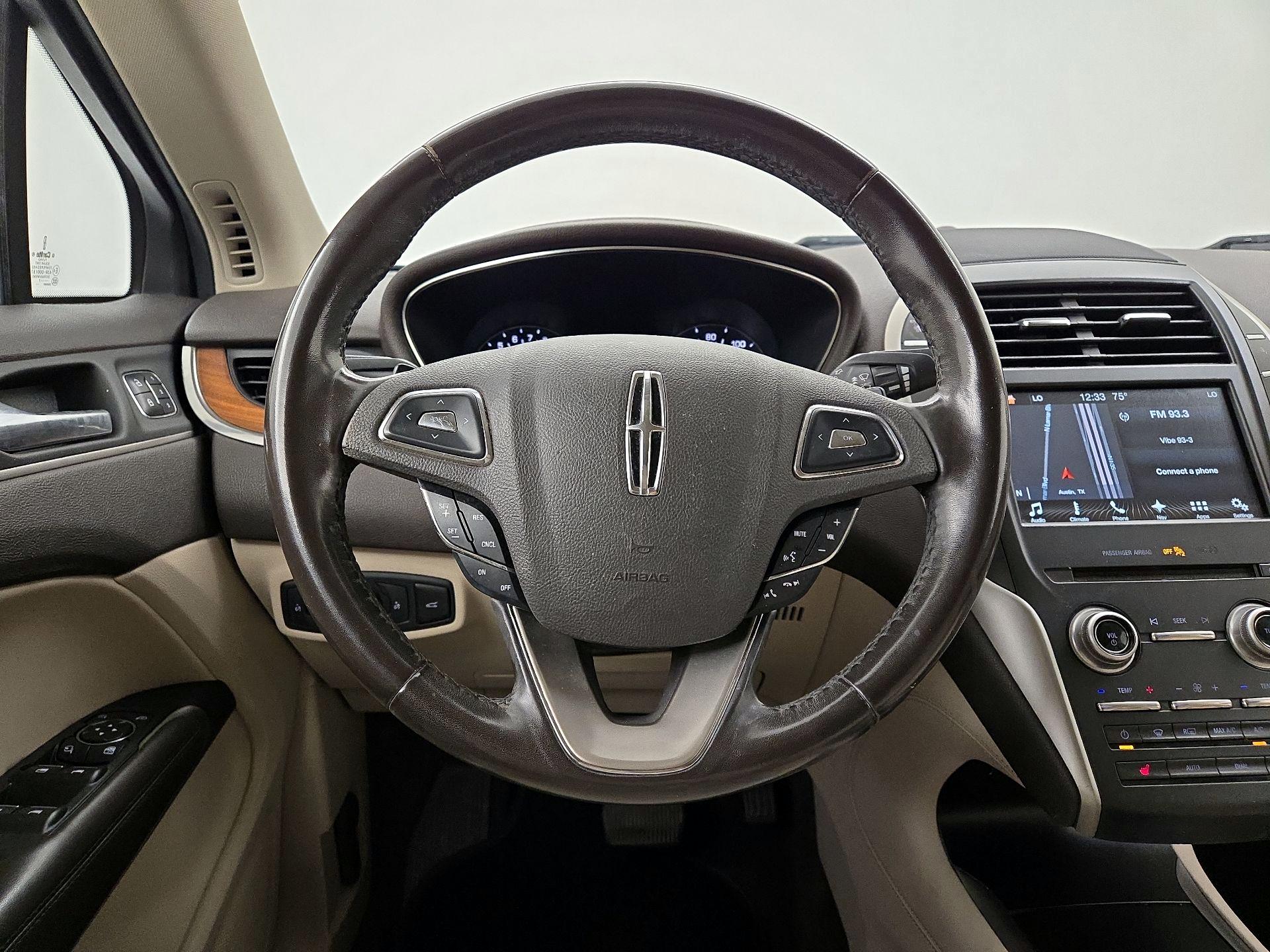 Thumbnail: 2017 Lincoln MKC - 10