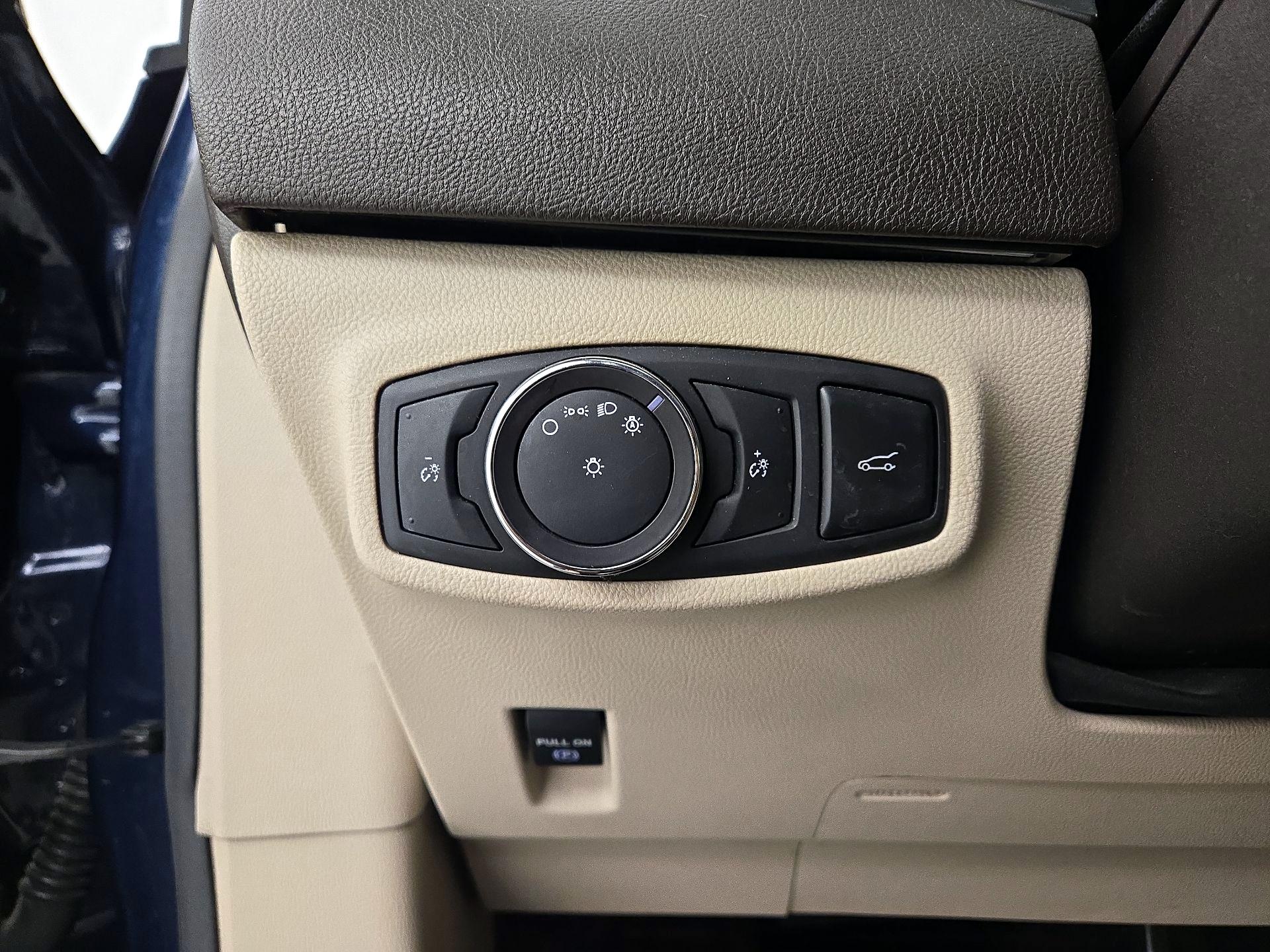 Thumbnail: 2017 Lincoln MKC - 13