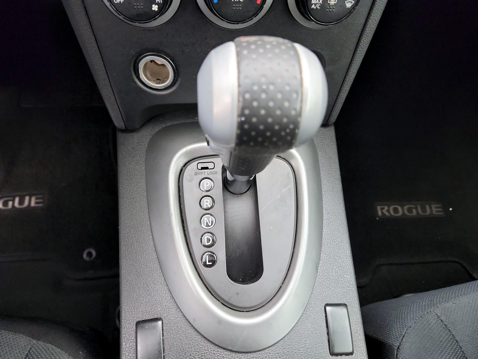 Thumbnail: 2015 Nissan Rogue - 17