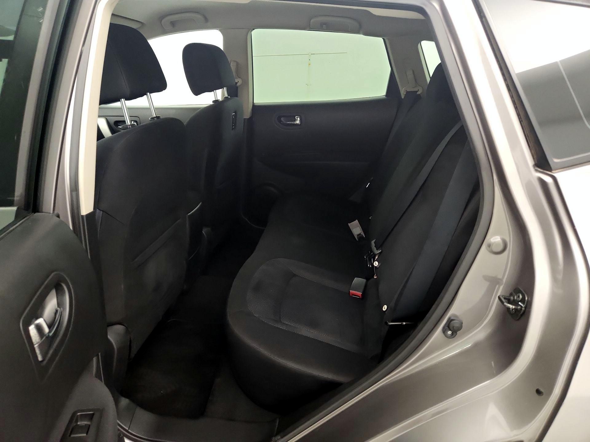 Thumbnail: 2015 Nissan Rogue - 19