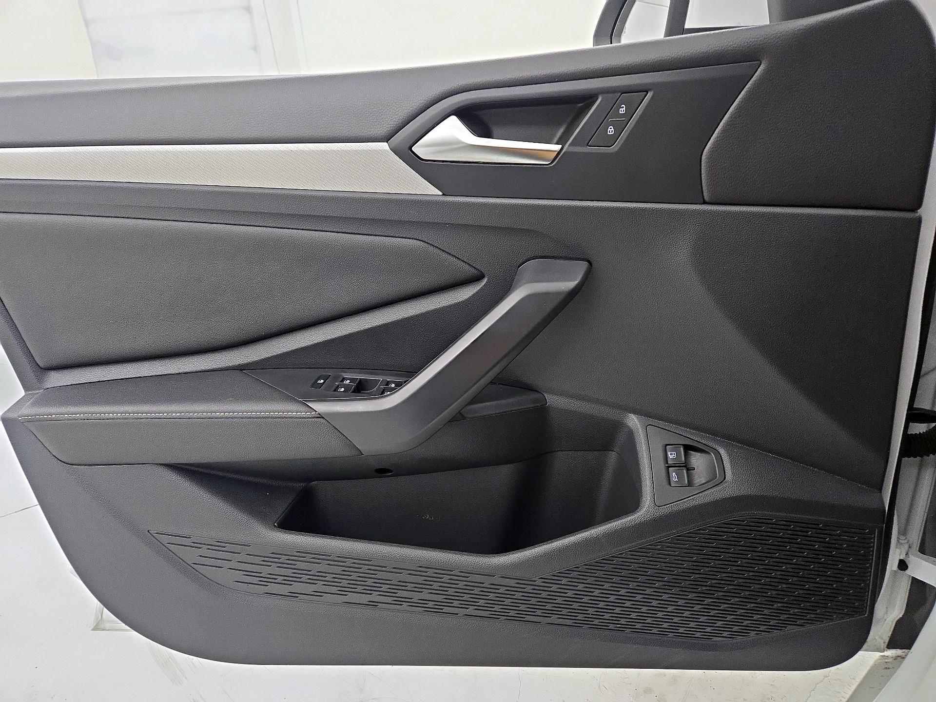 Thumbnail: 2024 Volkswagen Jetta - 12
