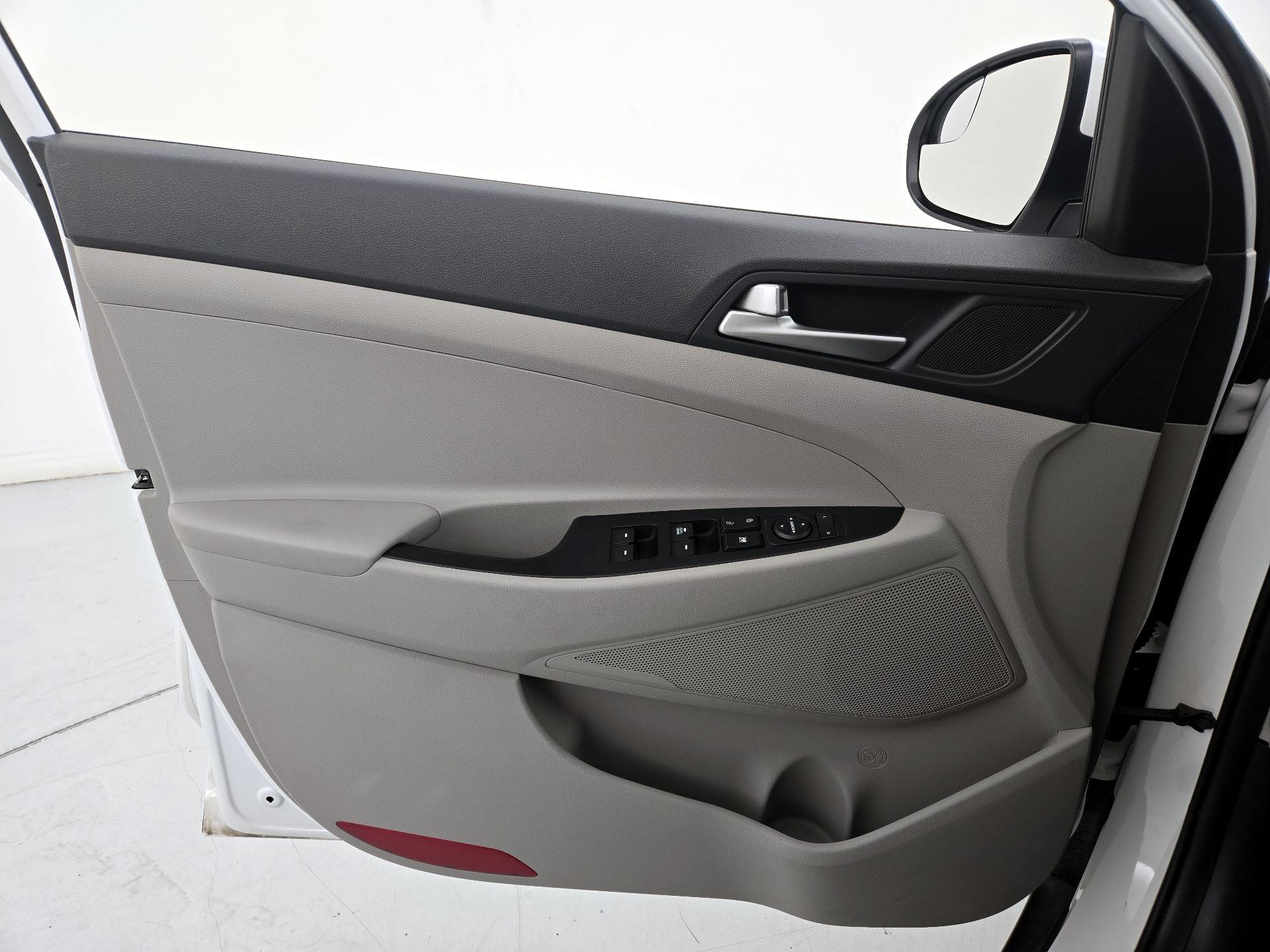 Thumbnail: 2019 Hyundai Tucson - 12