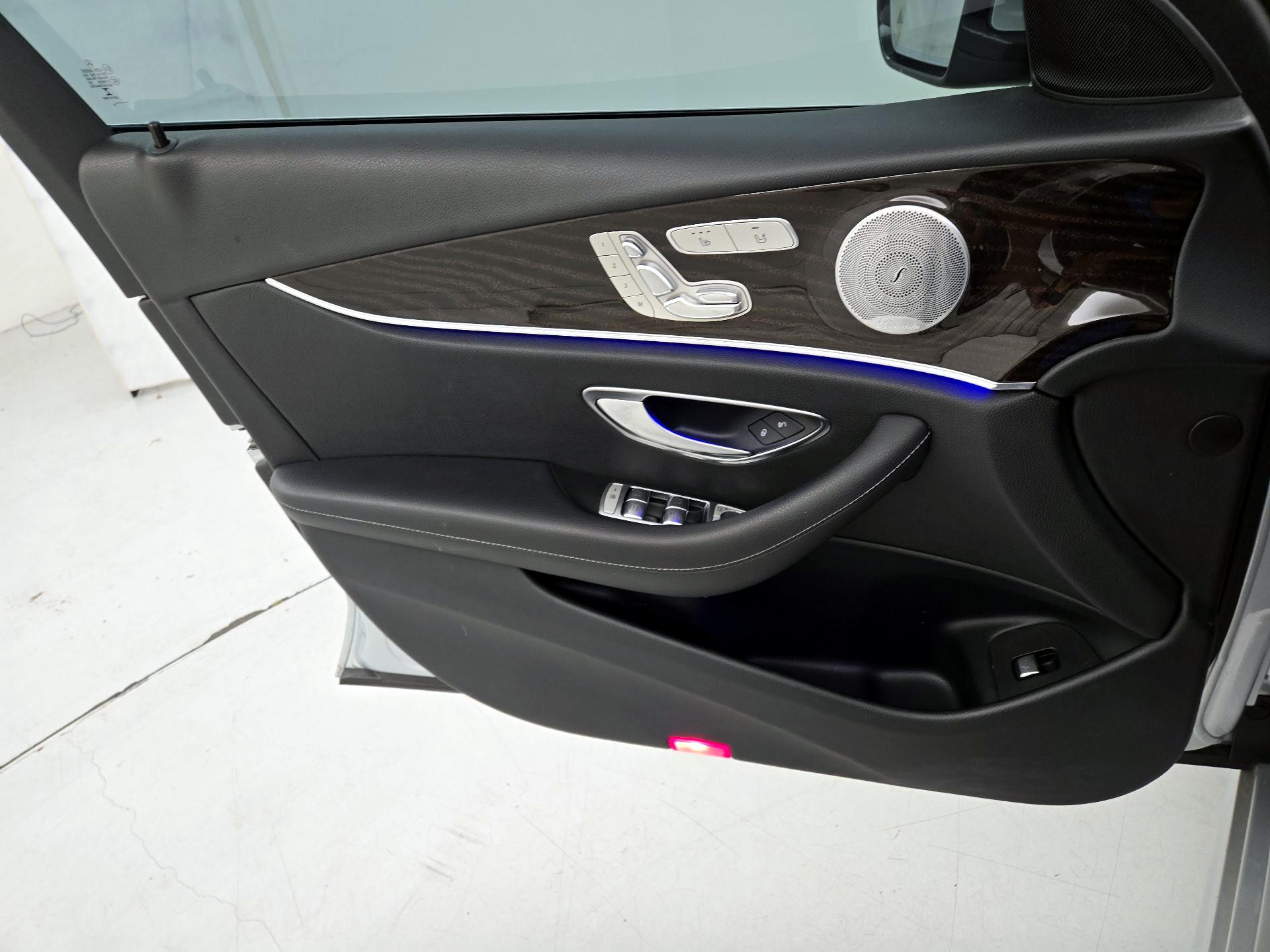 Thumbnail: 2019 Mercedes-Benz E-Class - 12