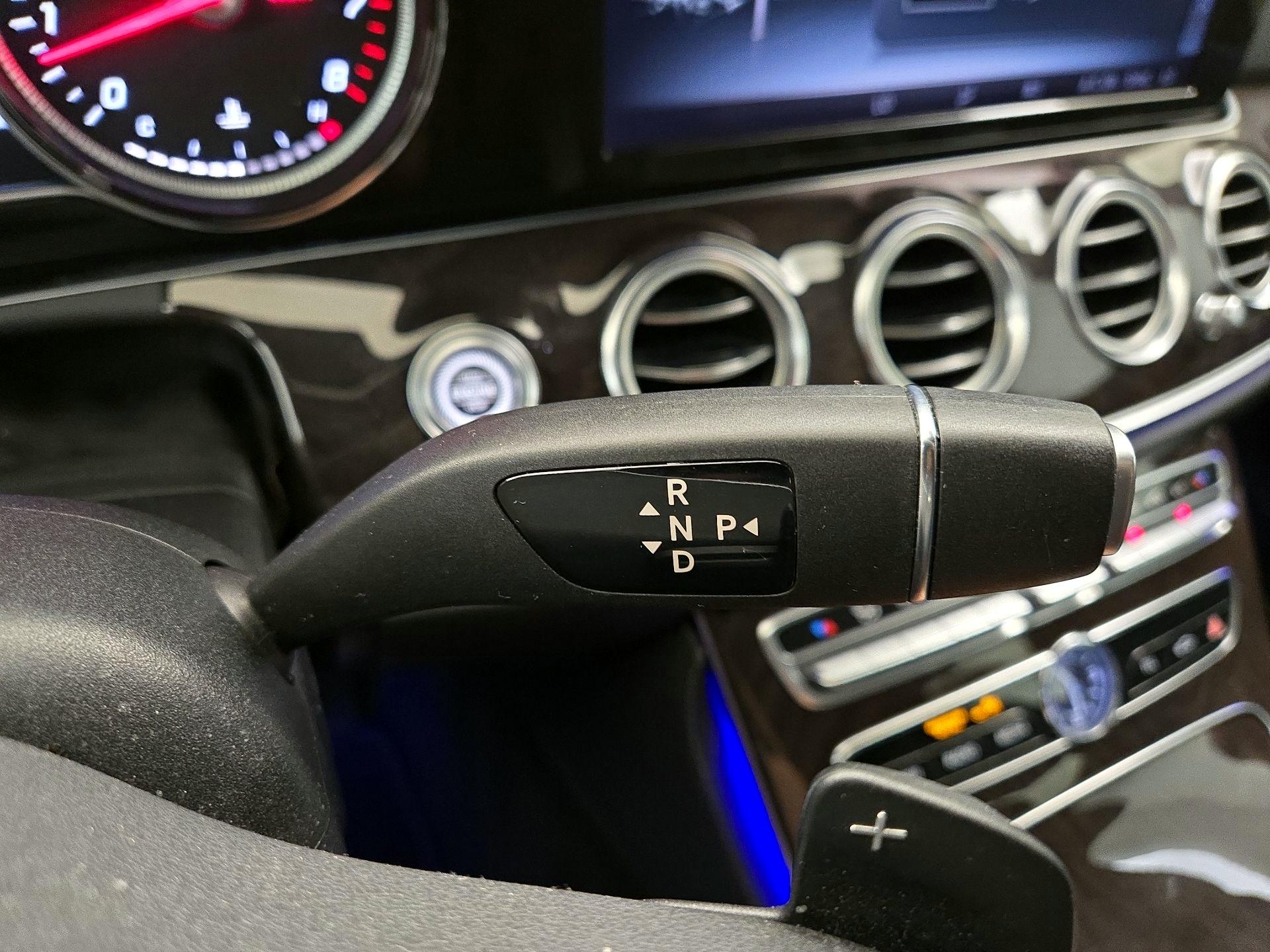 Thumbnail: 2019 Mercedes-Benz E-Class - 18