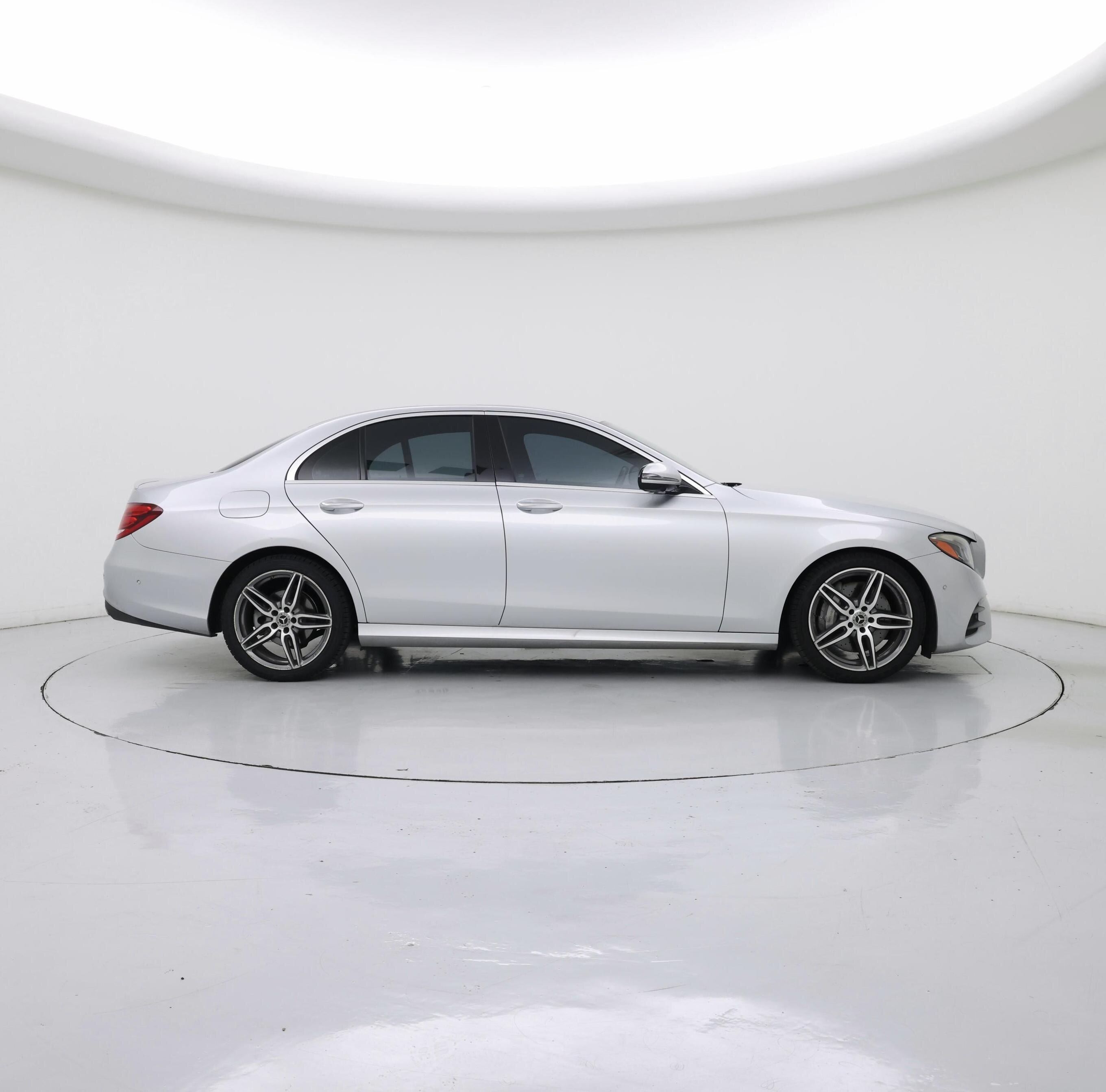 Thumbnail: 2019 Mercedes-Benz E-Class - 7