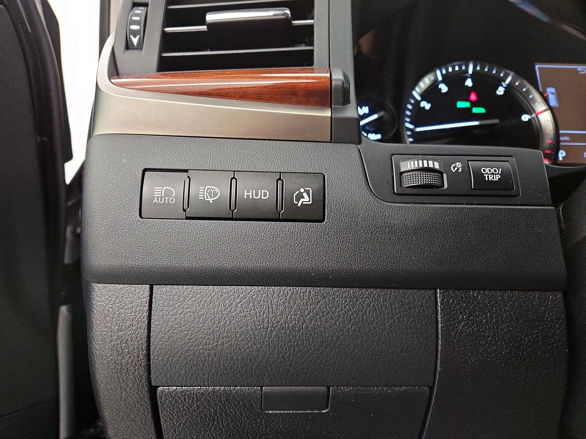 Thumbnail: 2018 Lexus LX - 13