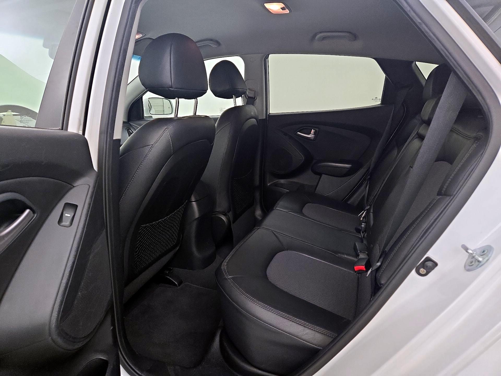 Thumbnail: 2013 Hyundai Tucson - 18