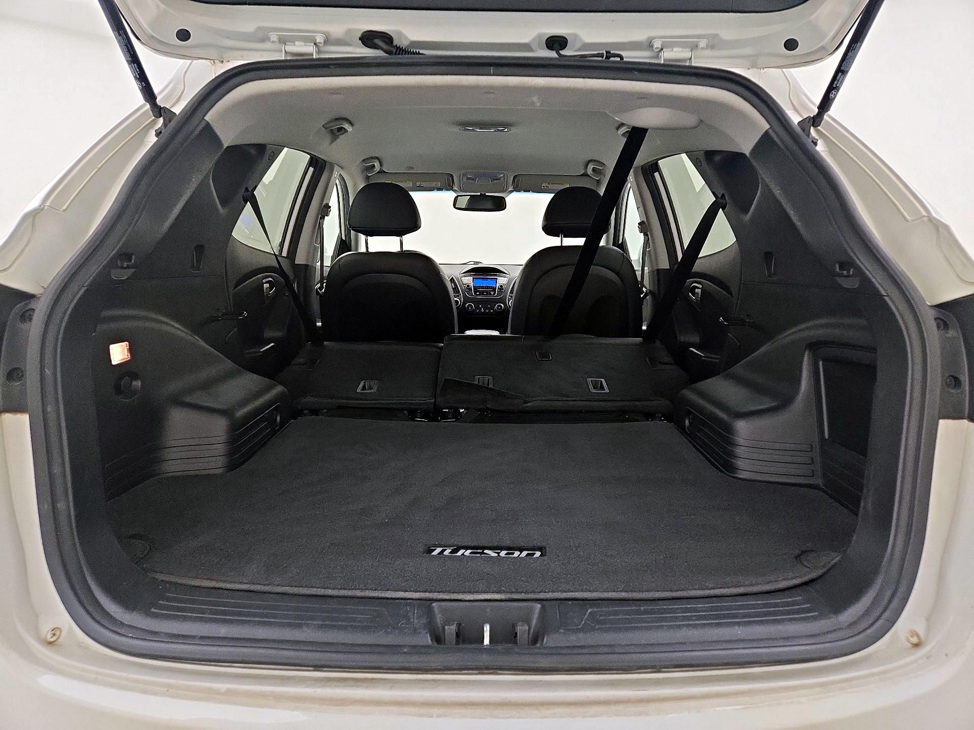 Thumbnail: 2013 Hyundai Tucson - 20