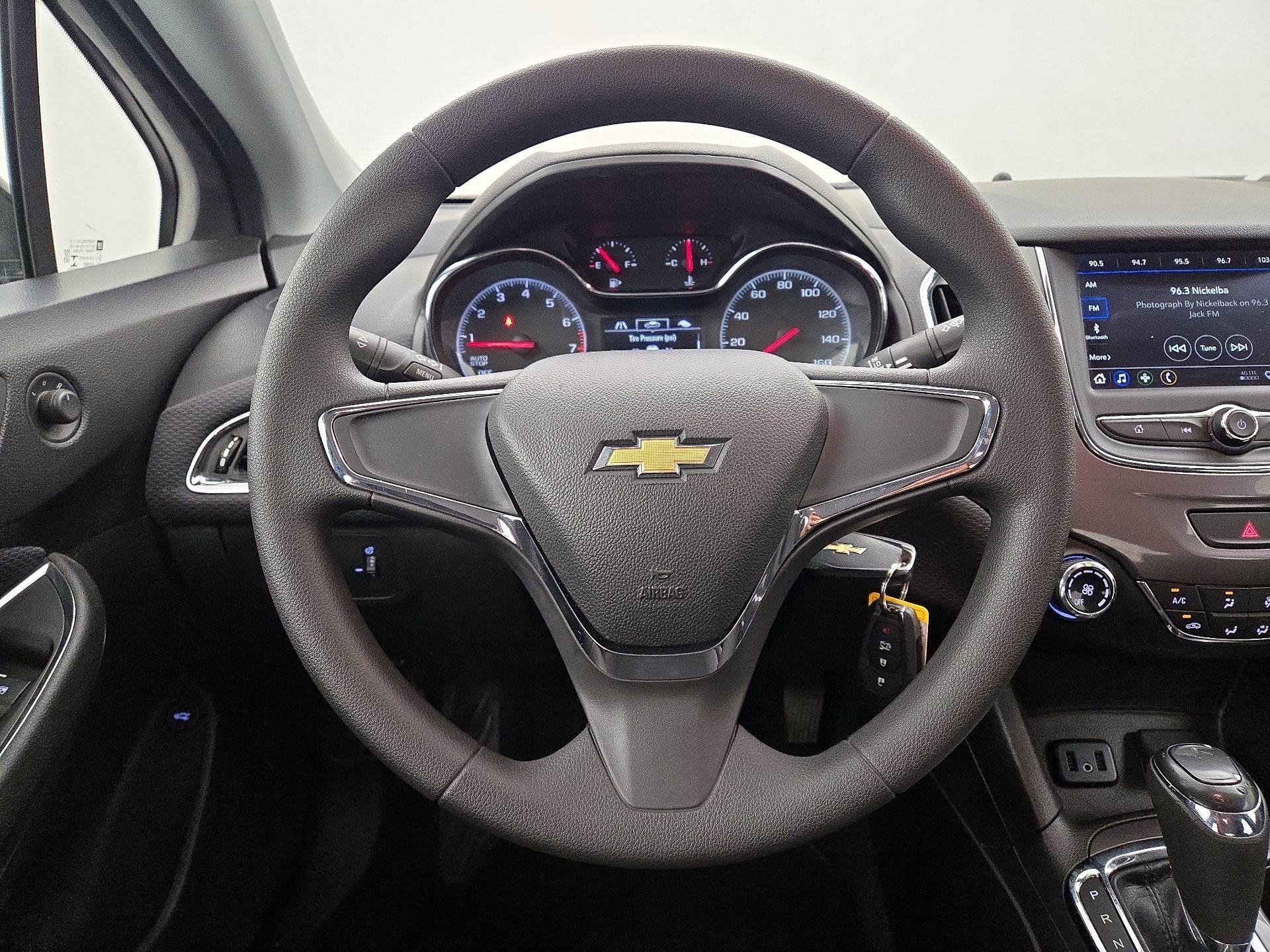Thumbnail: 2019 Chevrolet Cruze - 10