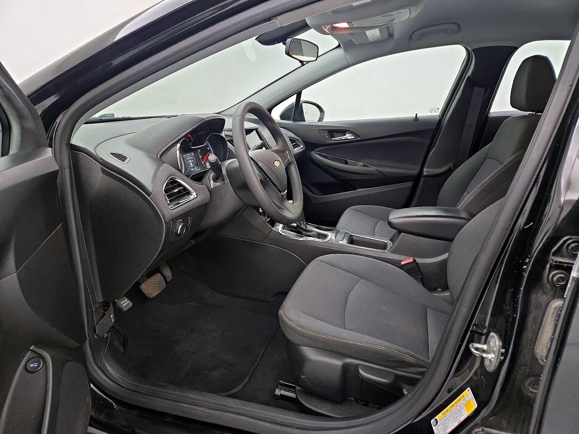 Thumbnail: 2019 Chevrolet Cruze - 11