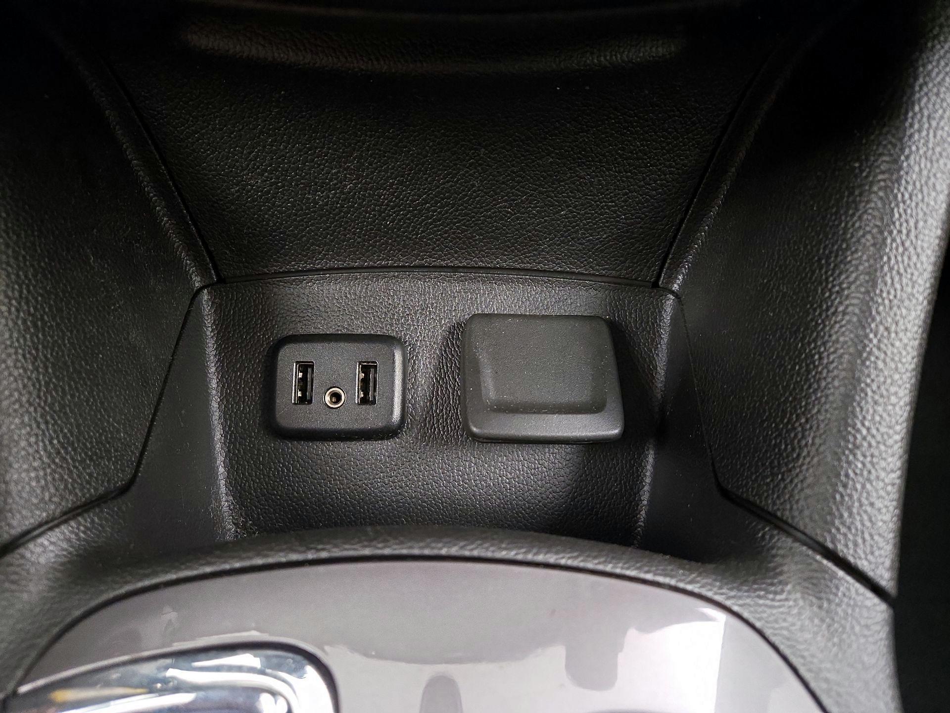 Thumbnail: 2019 Chevrolet Cruze - 18