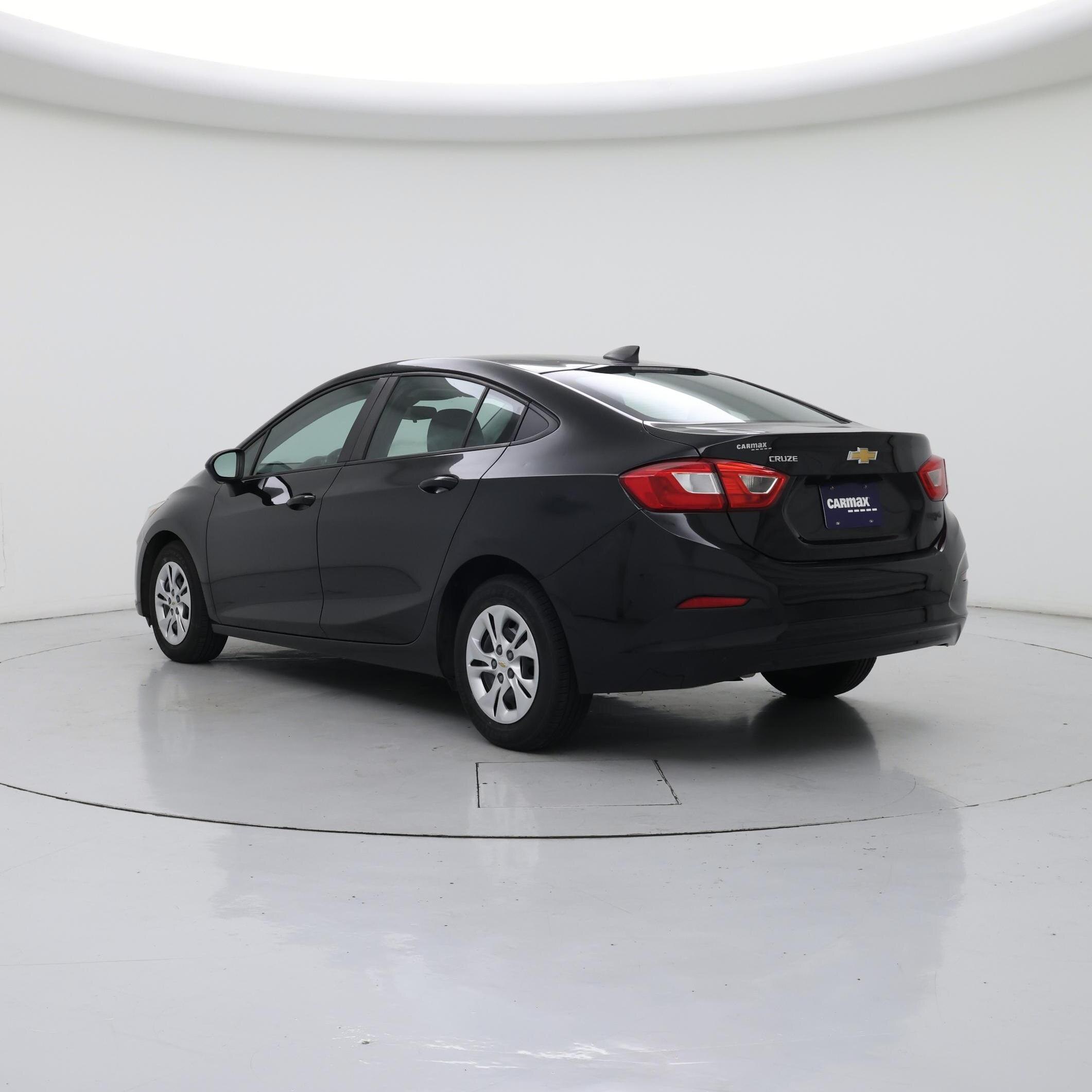 Thumbnail: 2019 Chevrolet Cruze - 2