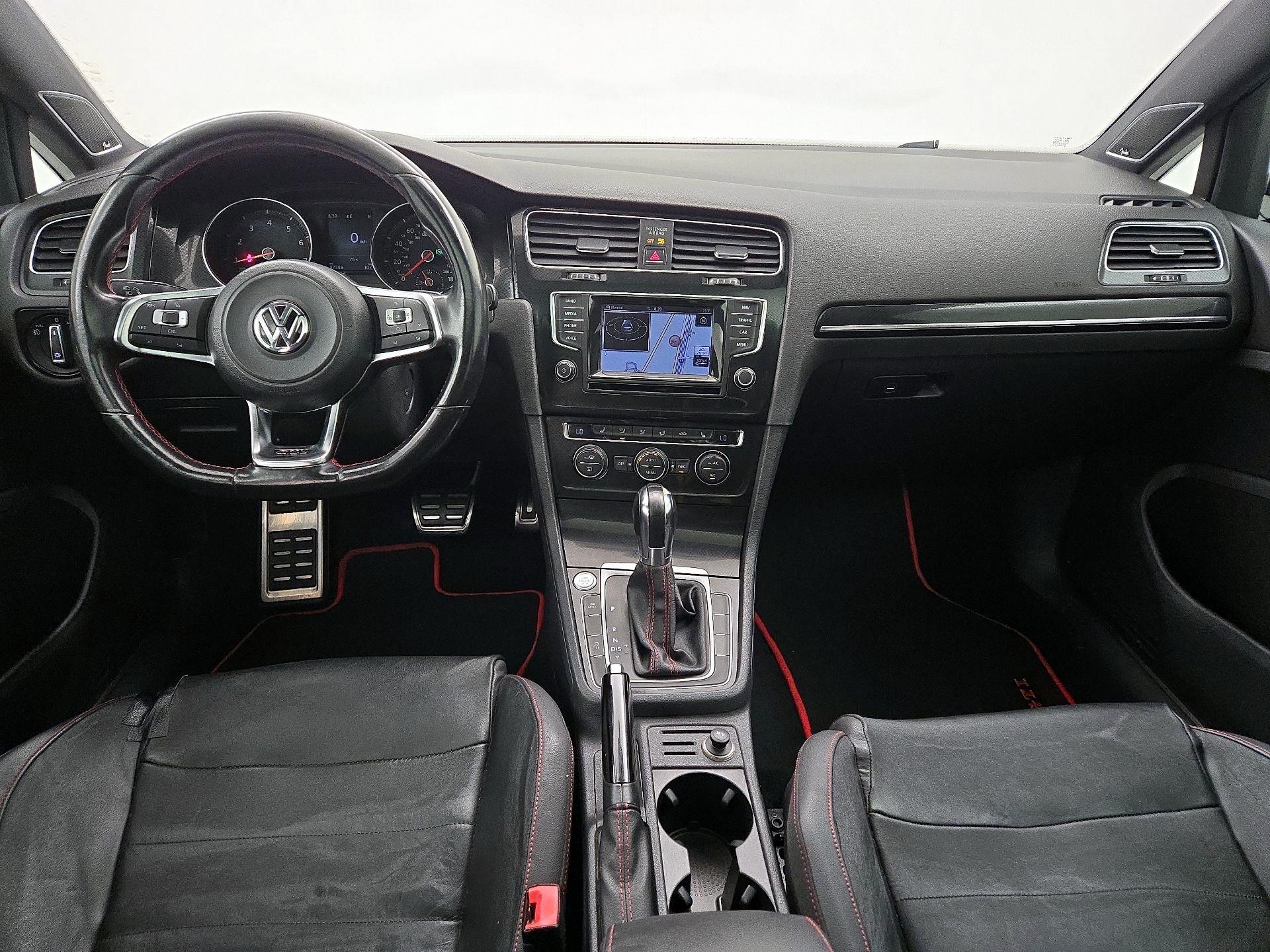 Thumbnail: 2015 Volkswagen Golf - 9