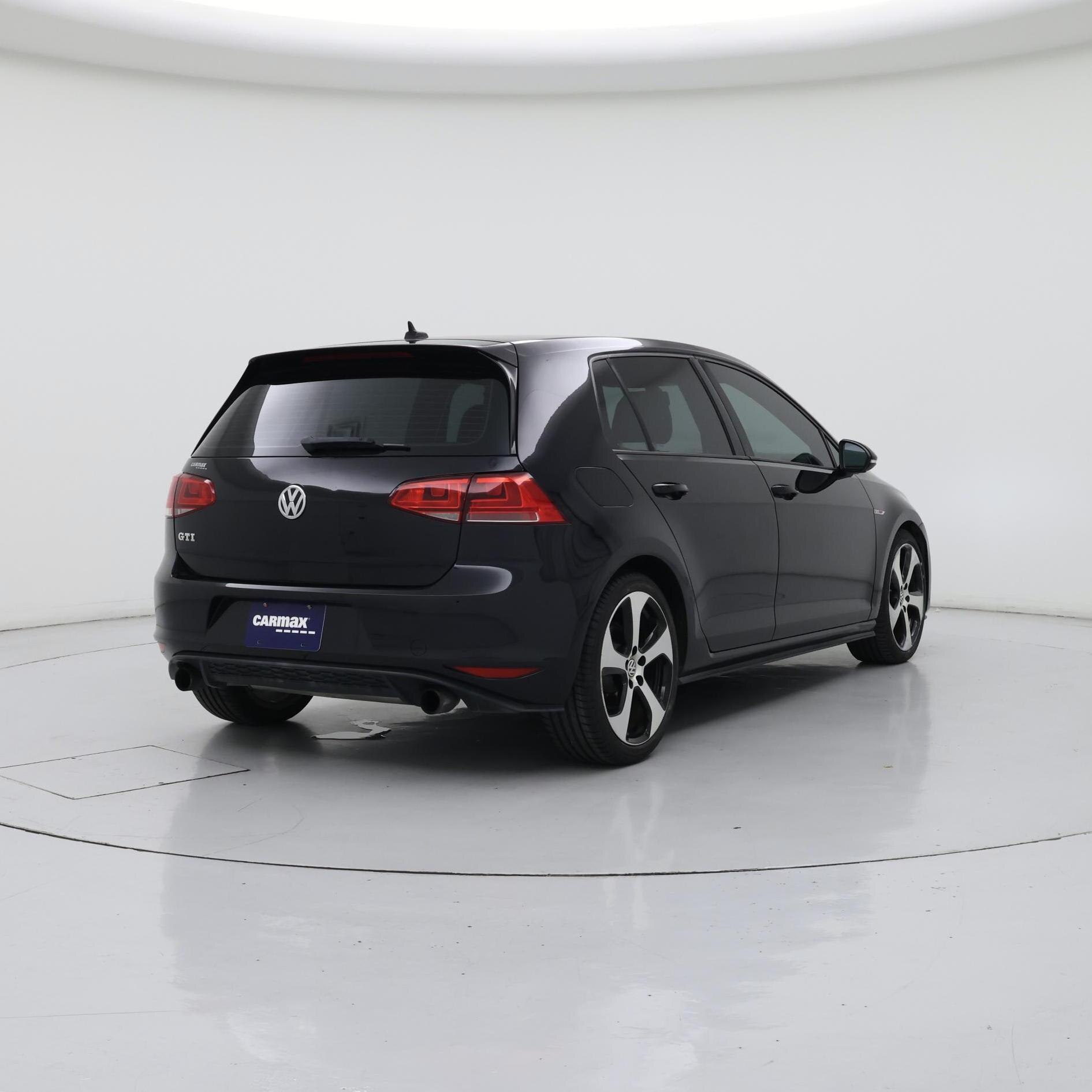 Thumbnail: 2015 Volkswagen Golf - 8