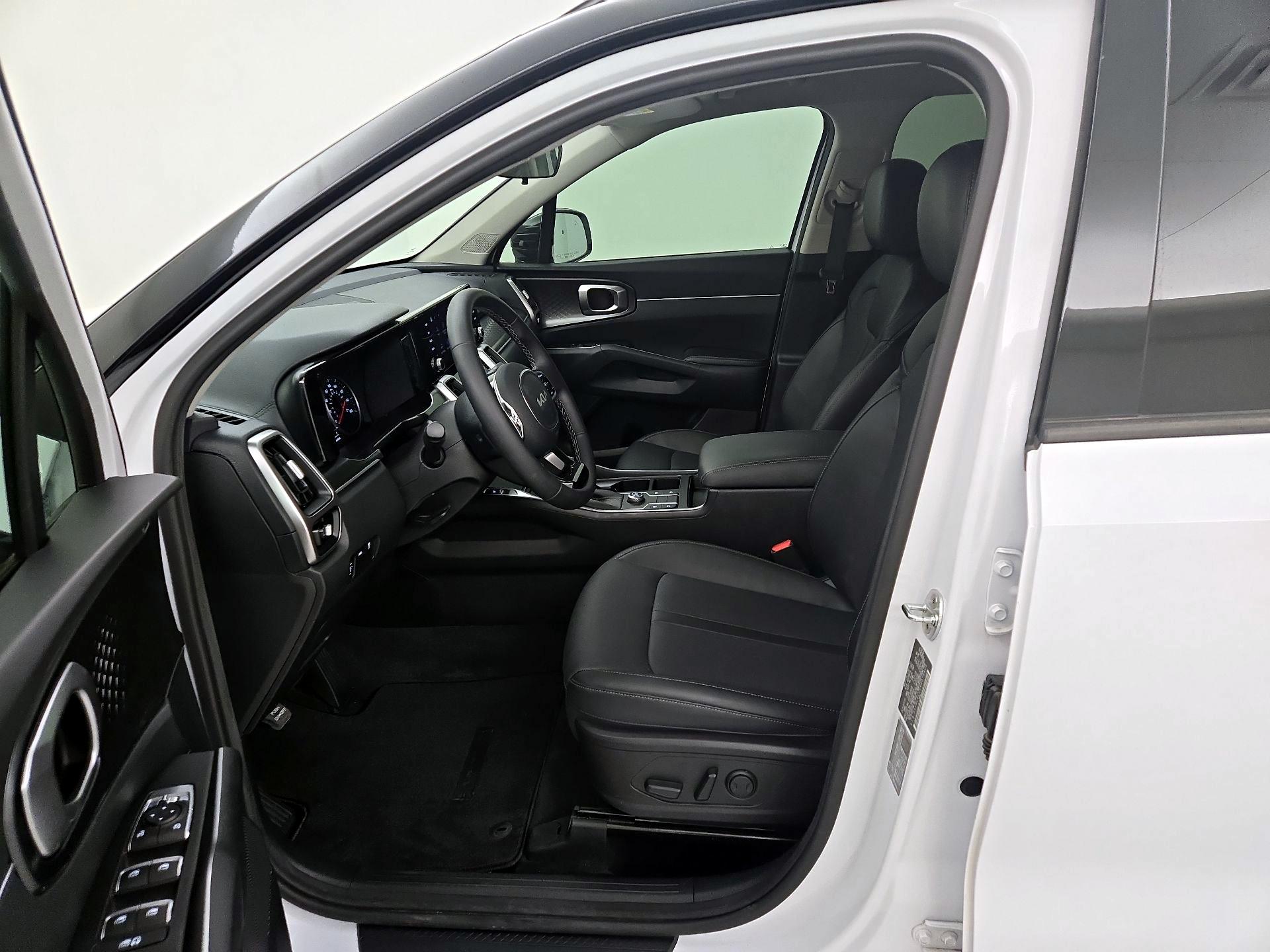 Thumbnail: 2022 Kia Sorento - 11