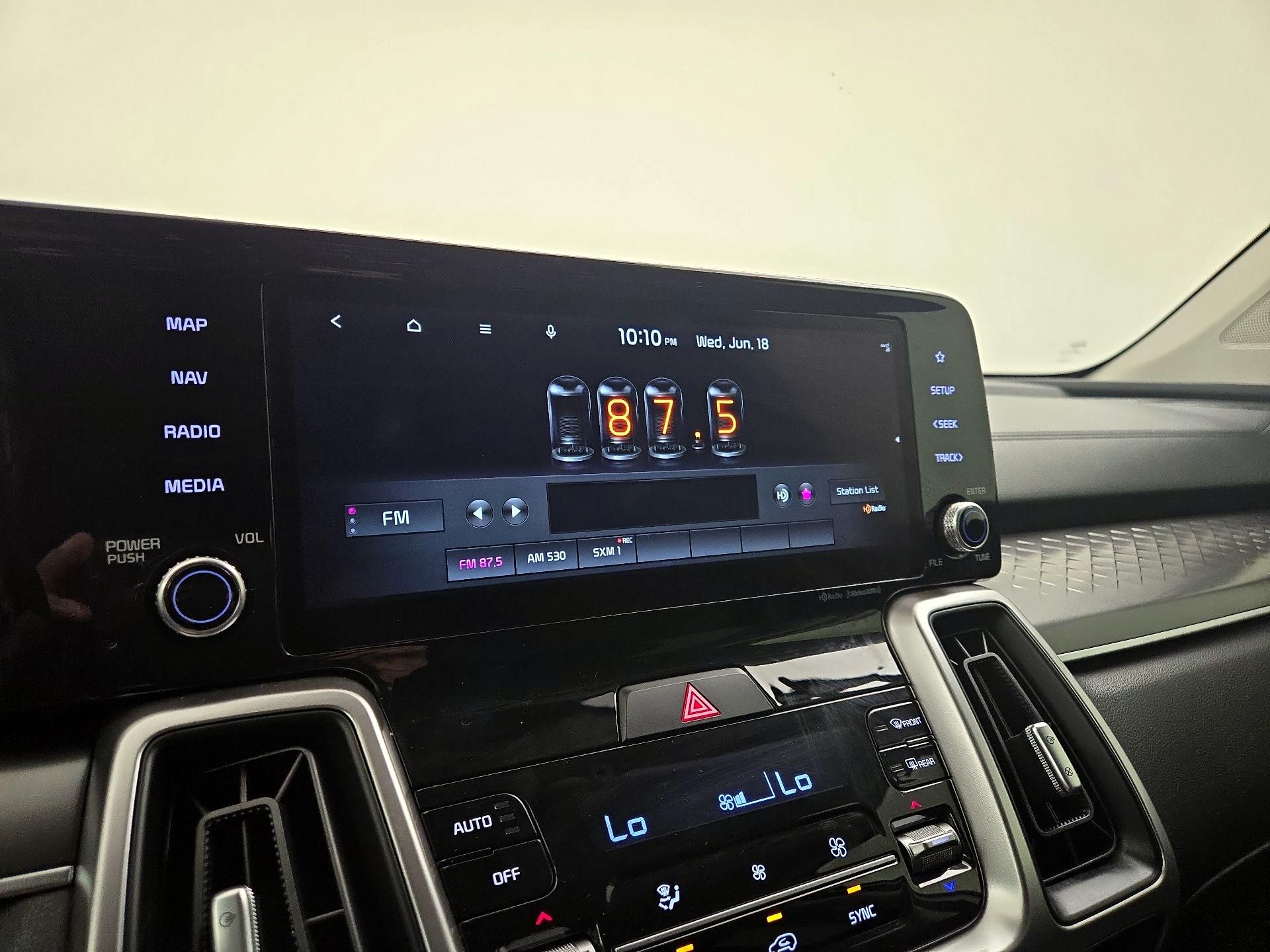 Thumbnail: 2022 Kia Sorento - 16