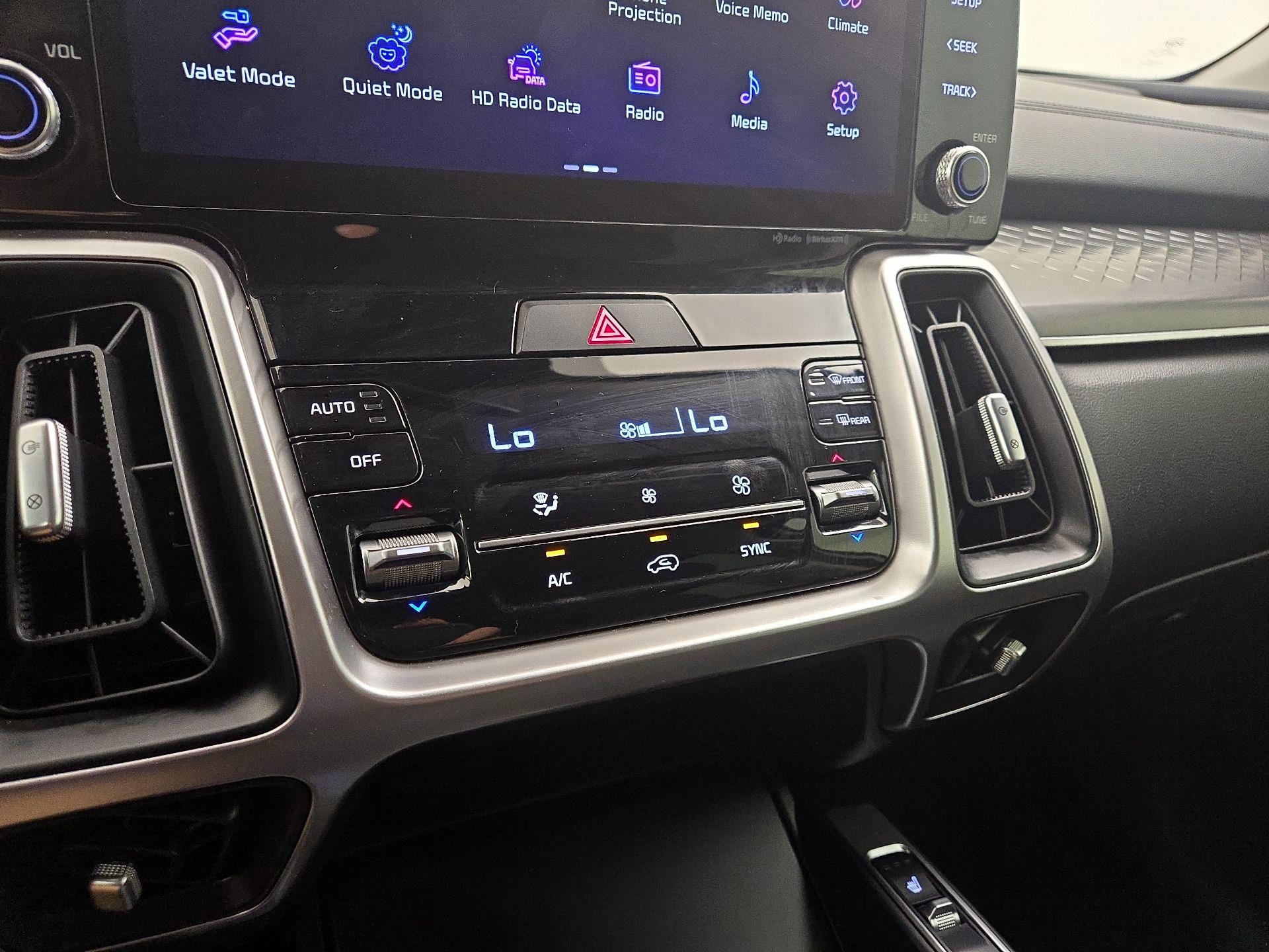 Thumbnail: 2022 Kia Sorento - 17