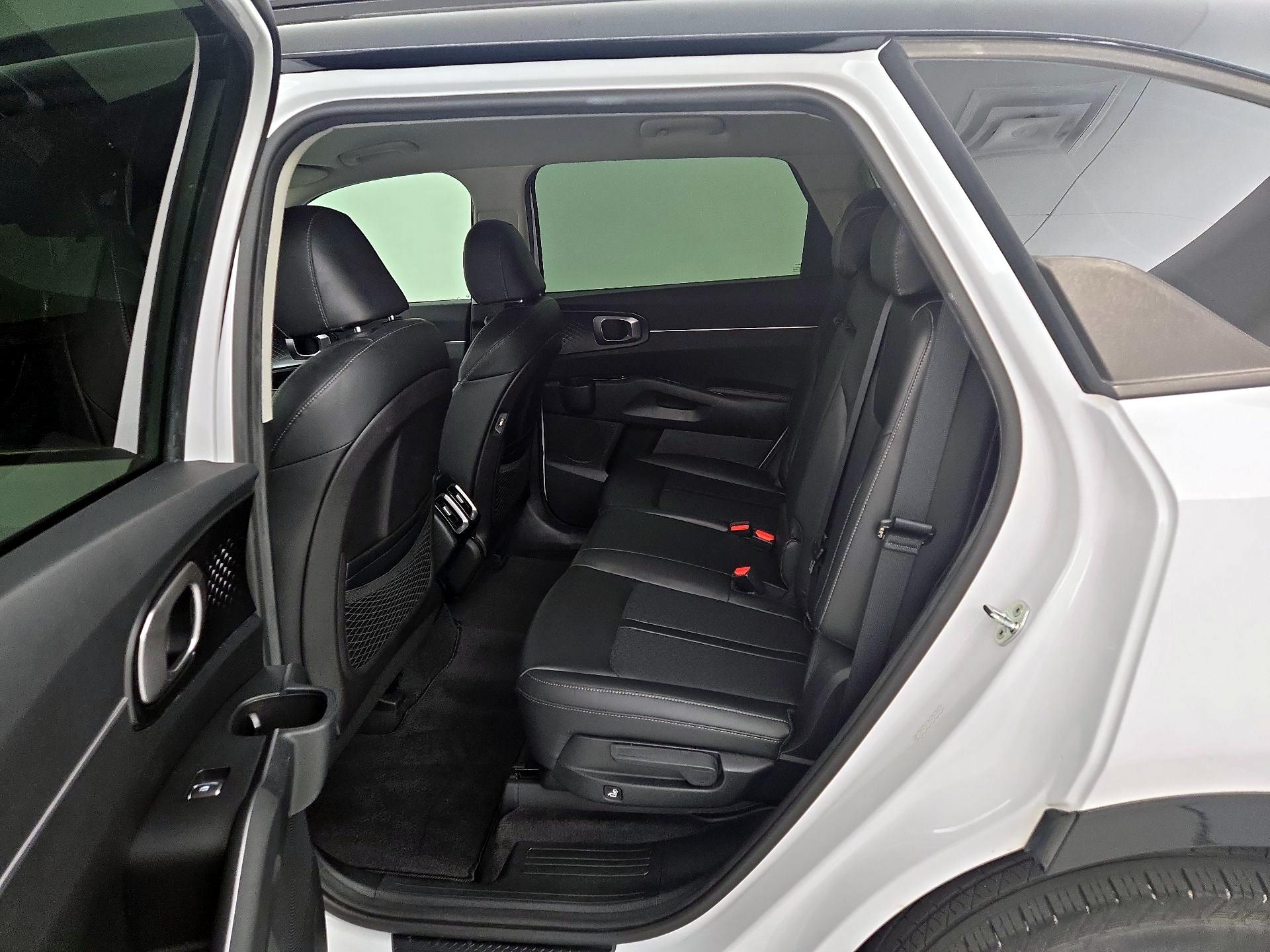 Thumbnail: 2022 Kia Sorento - 20