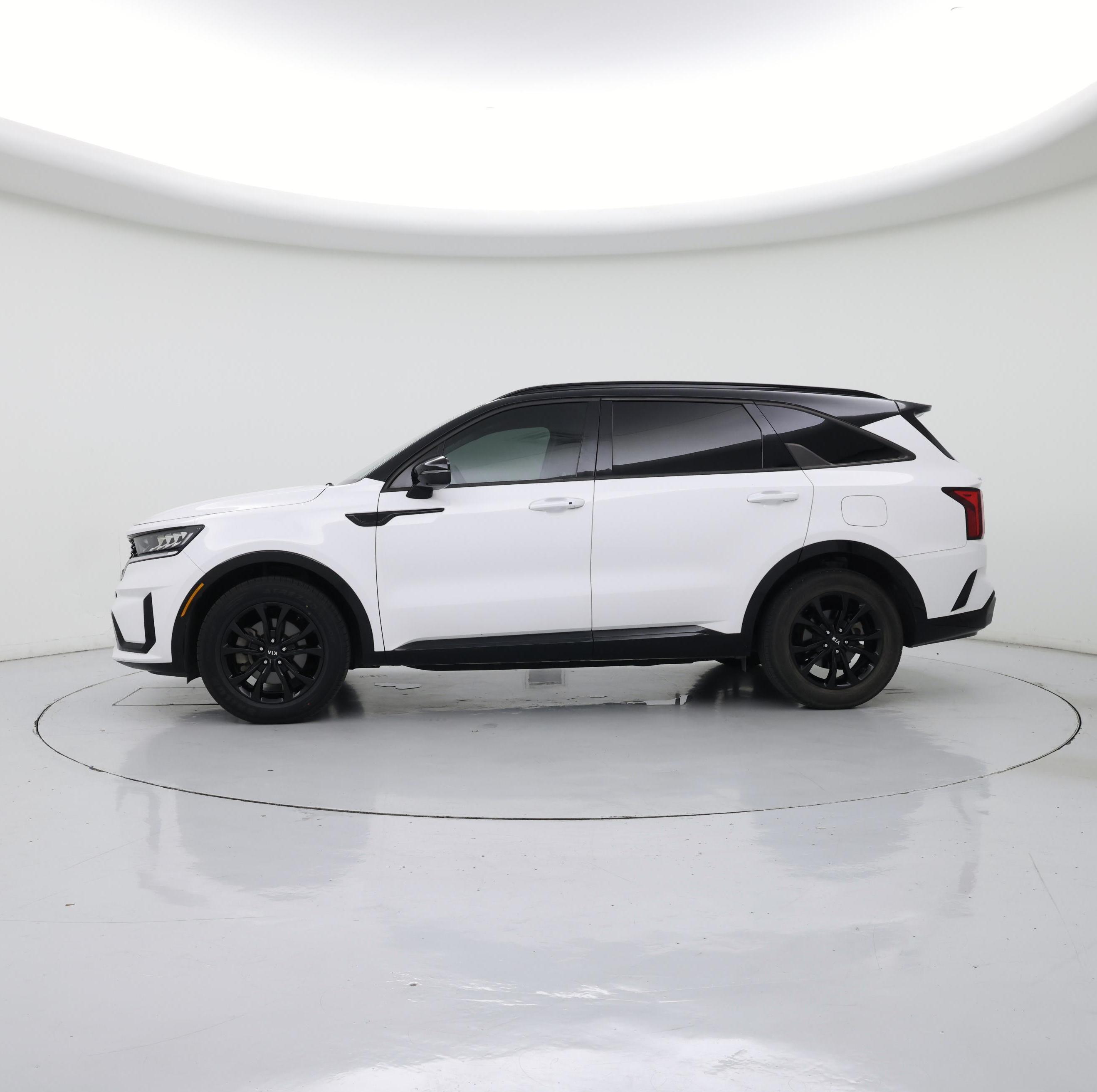 Thumbnail: 2022 Kia Sorento - 3