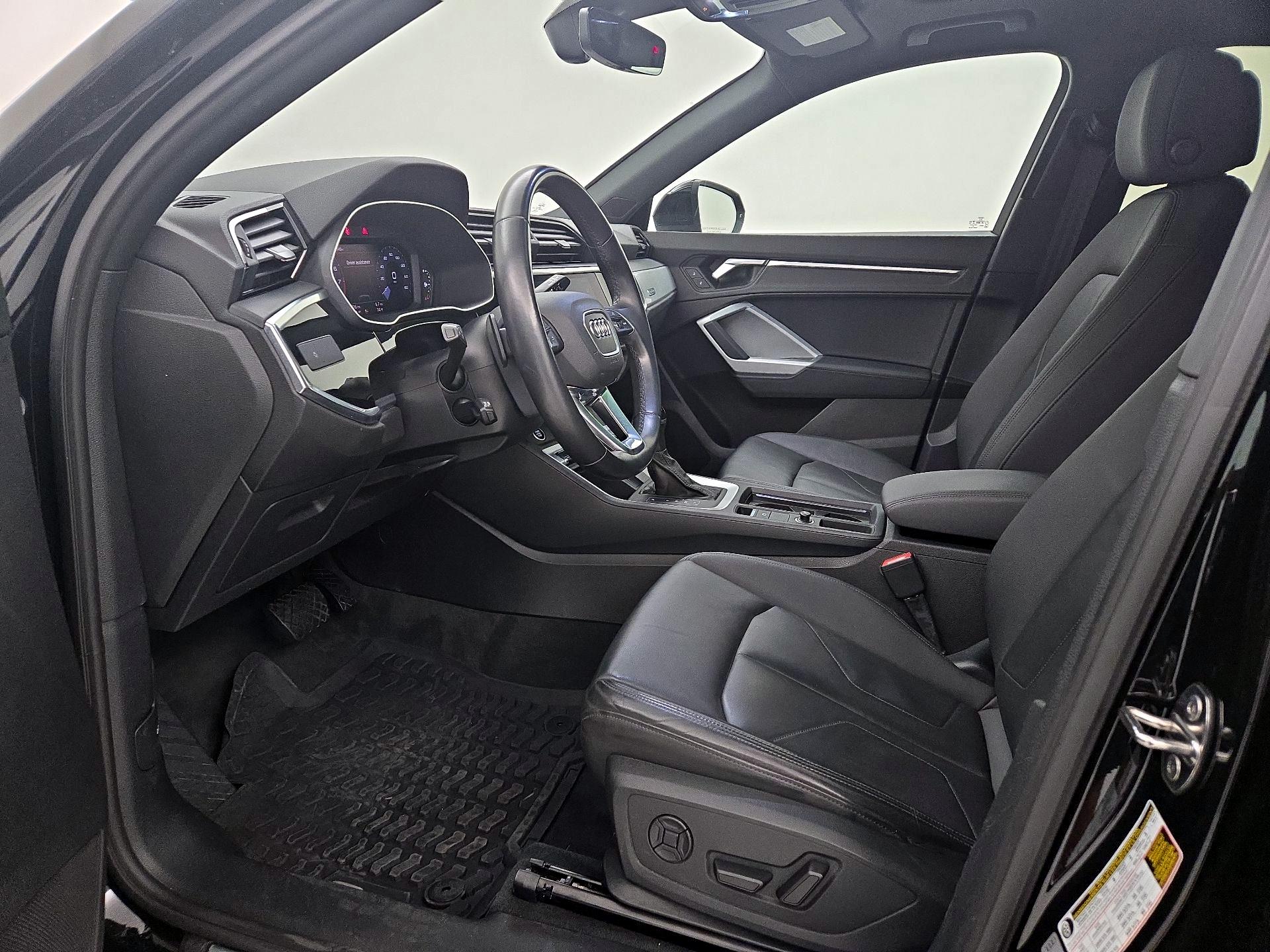 Thumbnail: 2021 Audi Q3 - 11