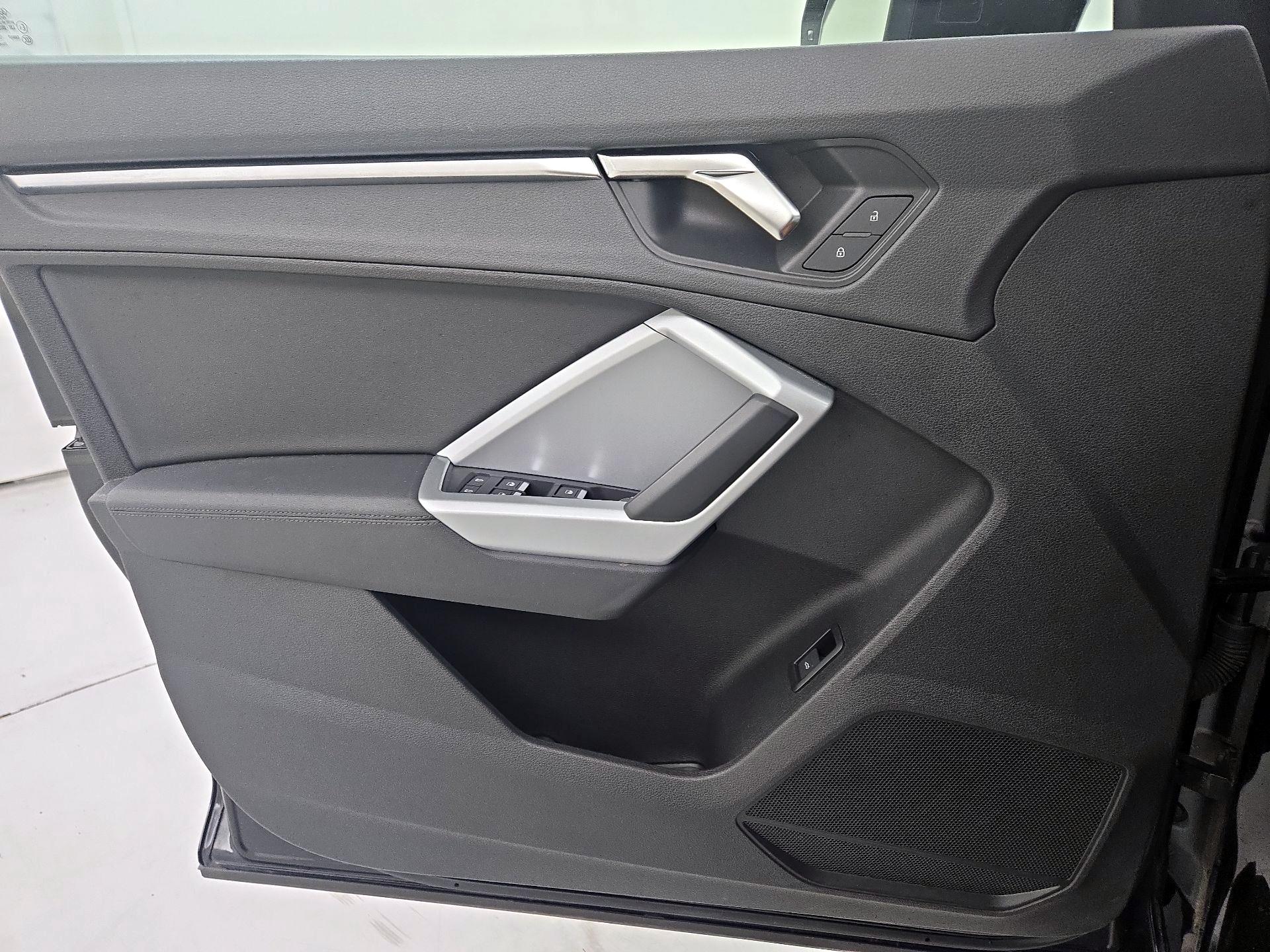 Thumbnail: 2021 Audi Q3 - 12