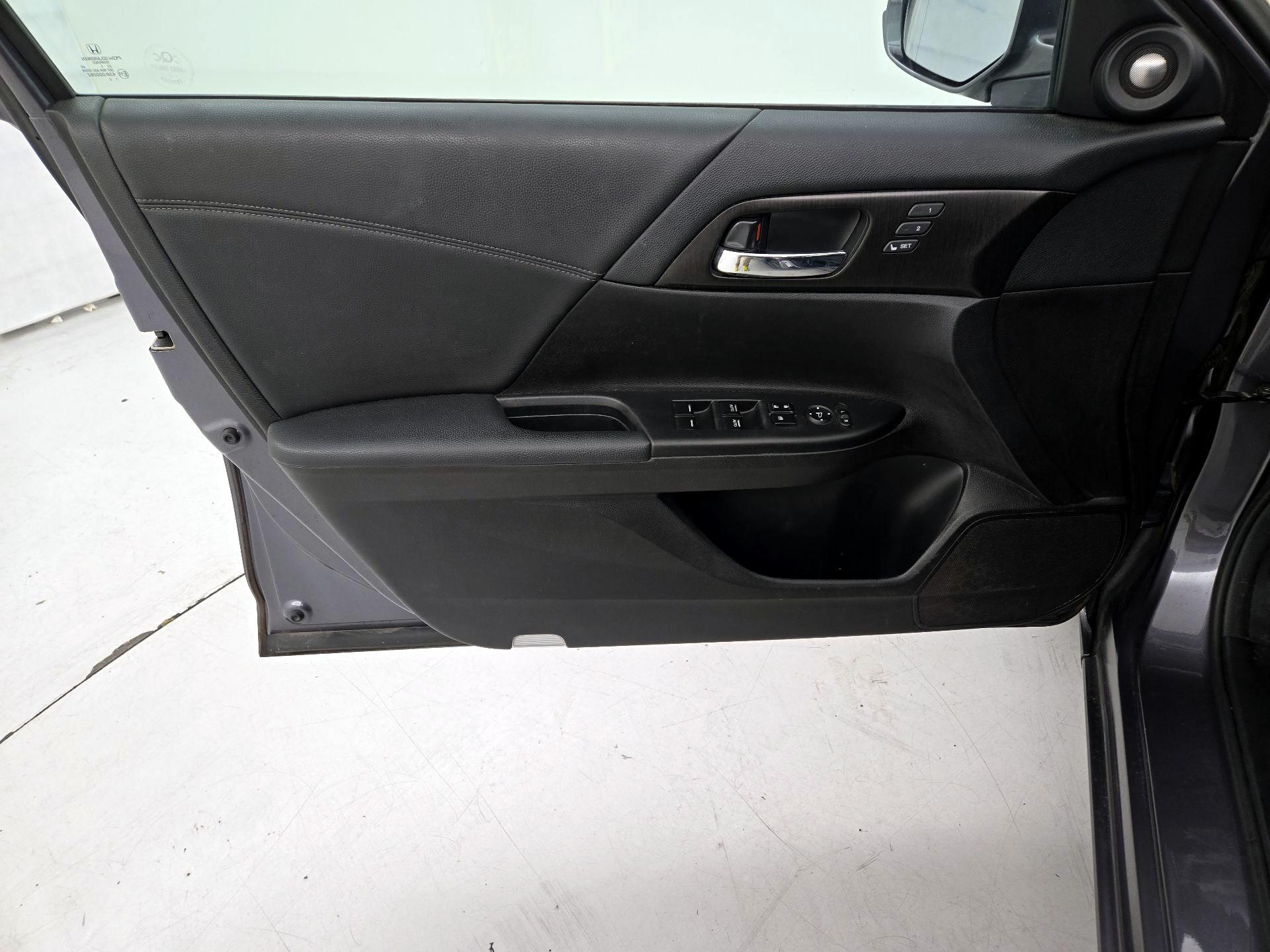 Thumbnail: 2015 Honda Accord - 12