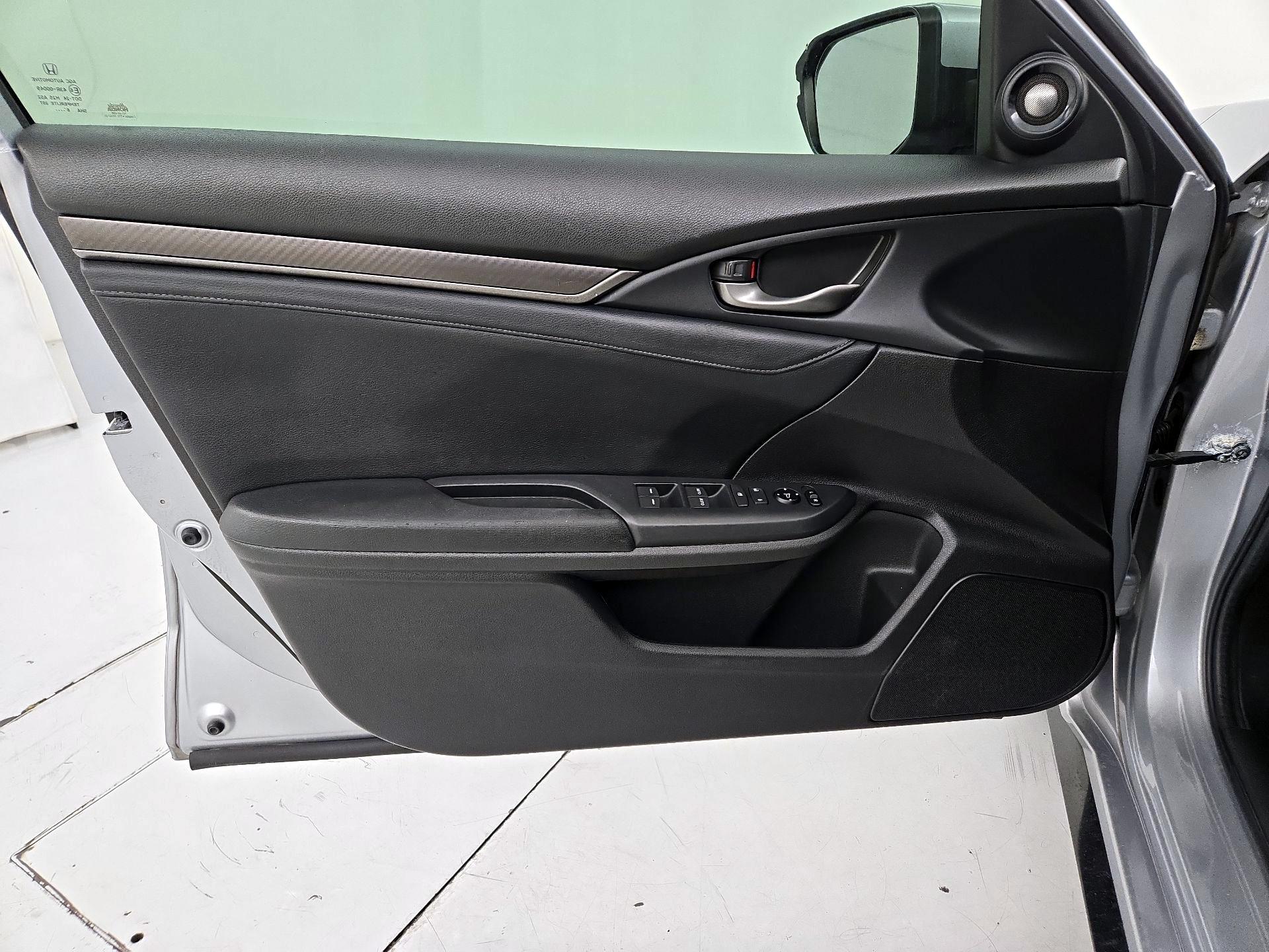 Thumbnail: 2017 Honda Civic - 12