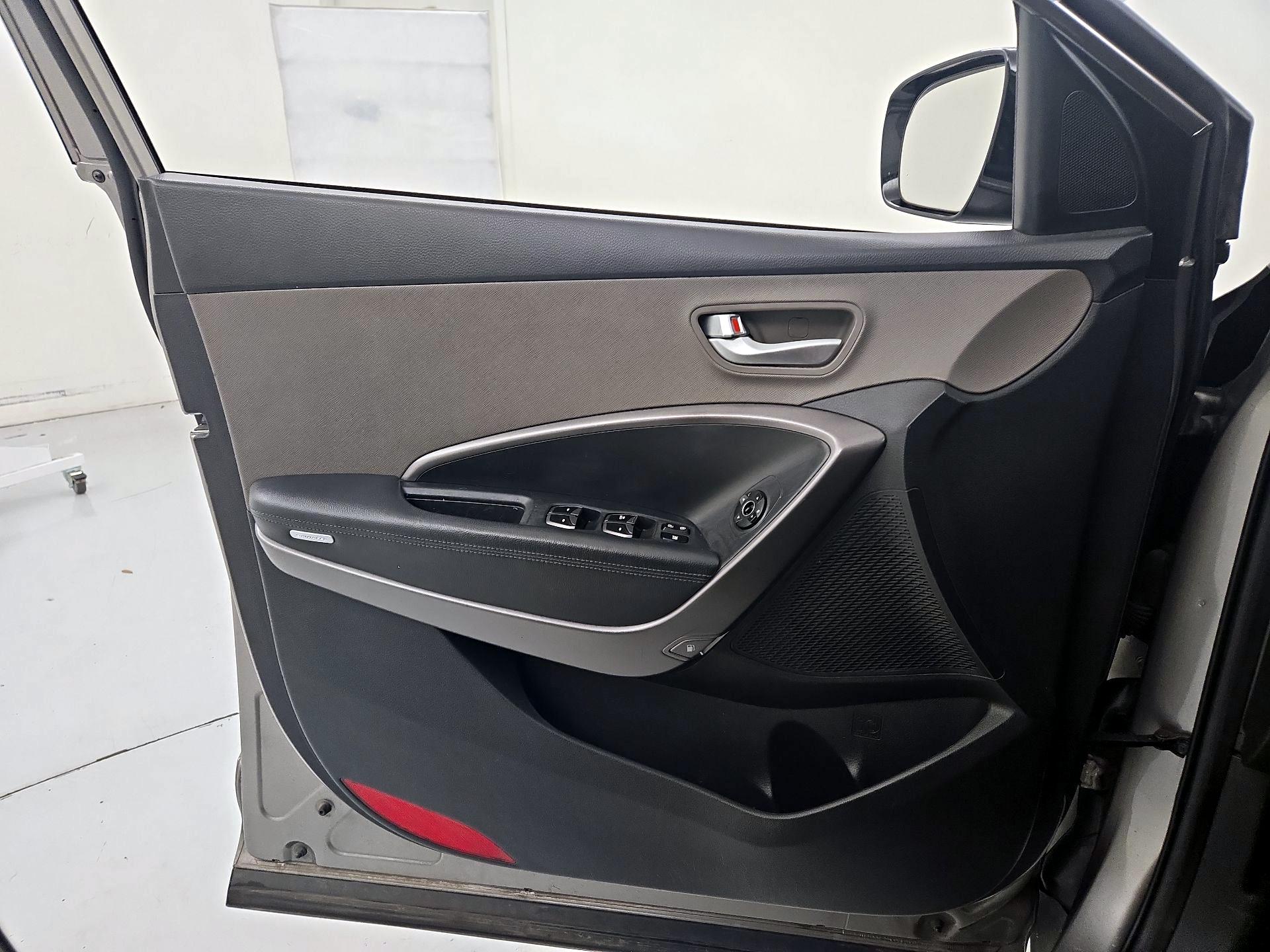 Thumbnail: 2013 Hyundai Santa Fe - 12