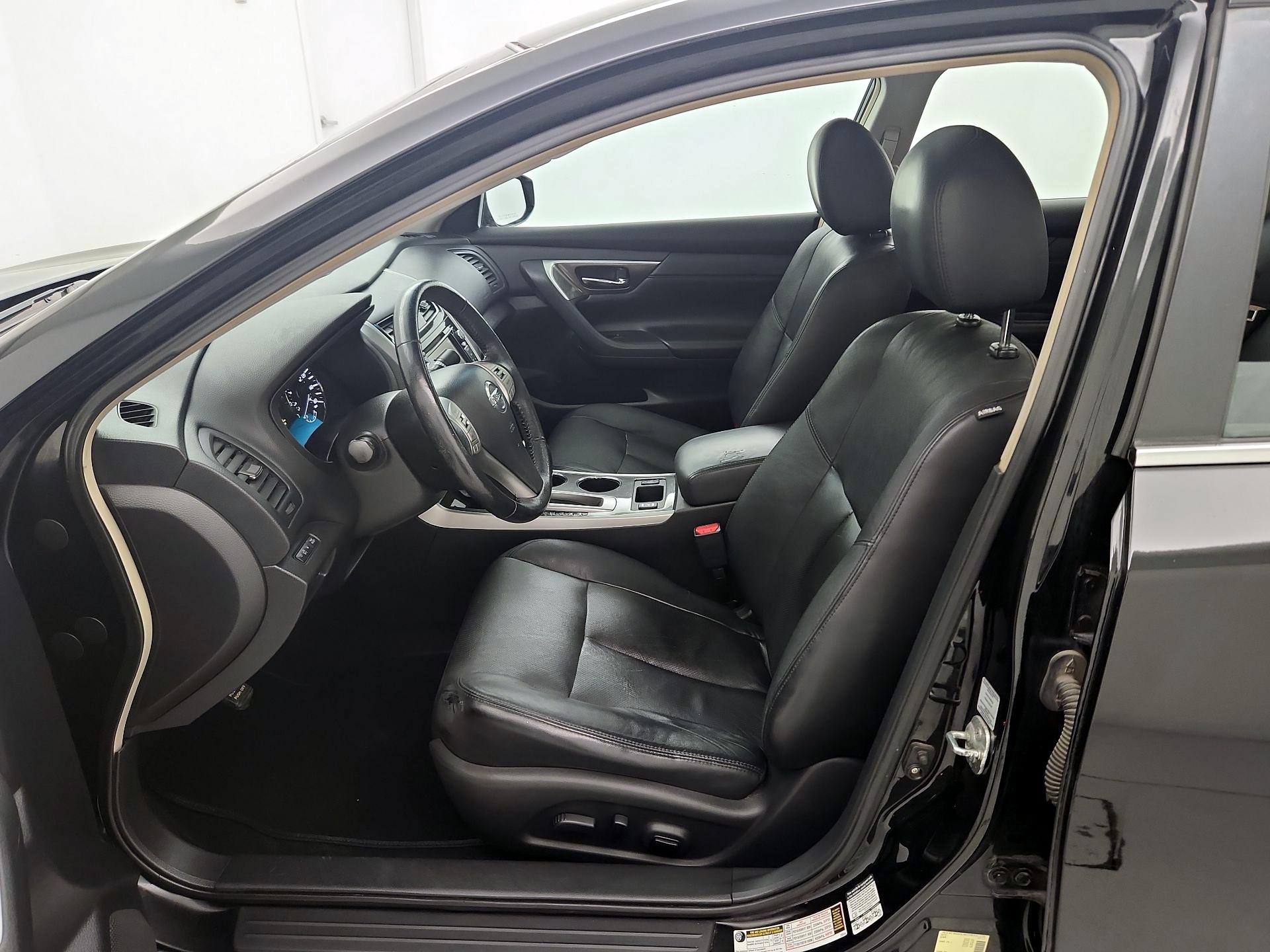 Thumbnail: 2013 Nissan Altima - 11